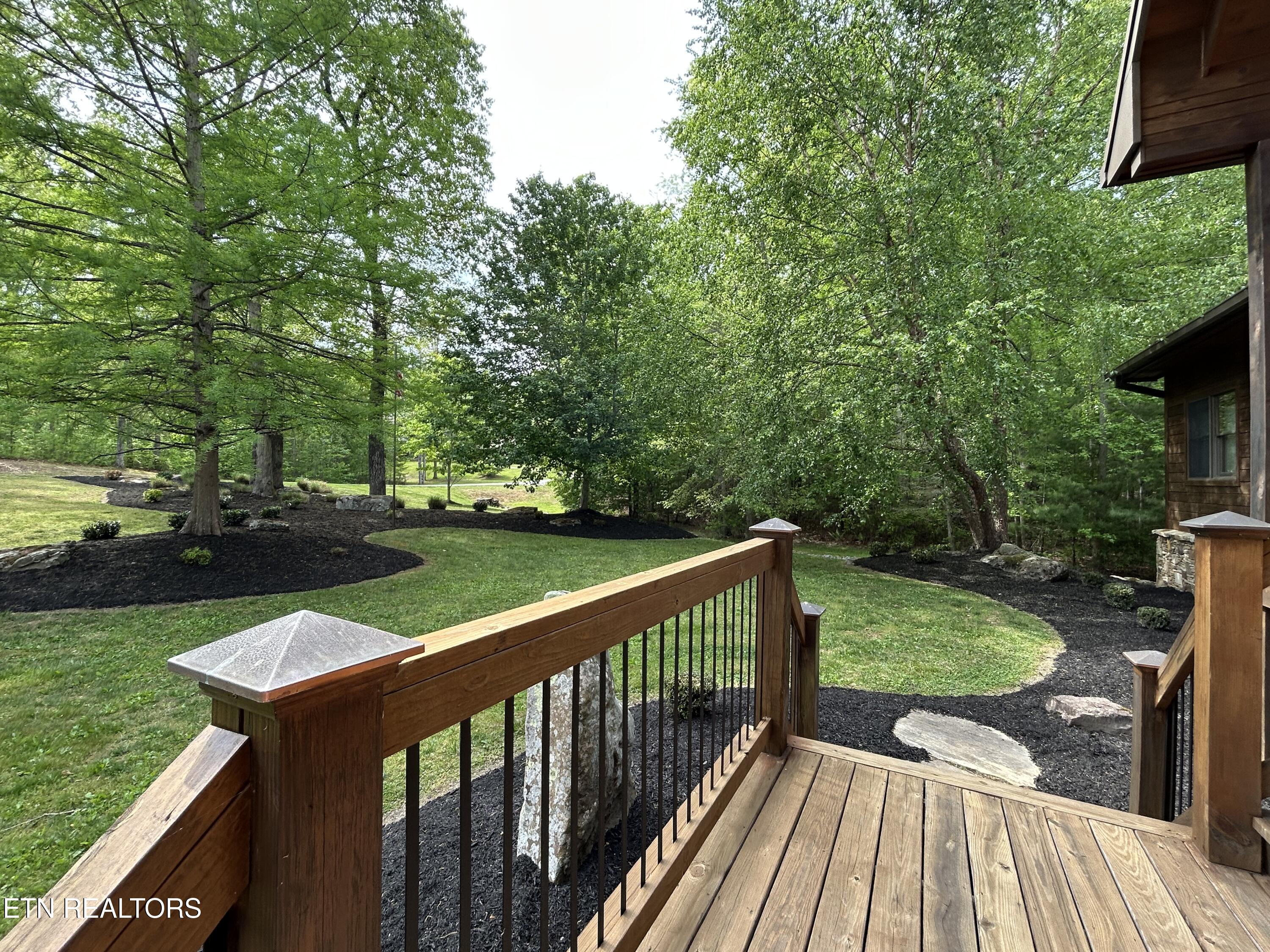 150 Red Oak Oneida TN 37841