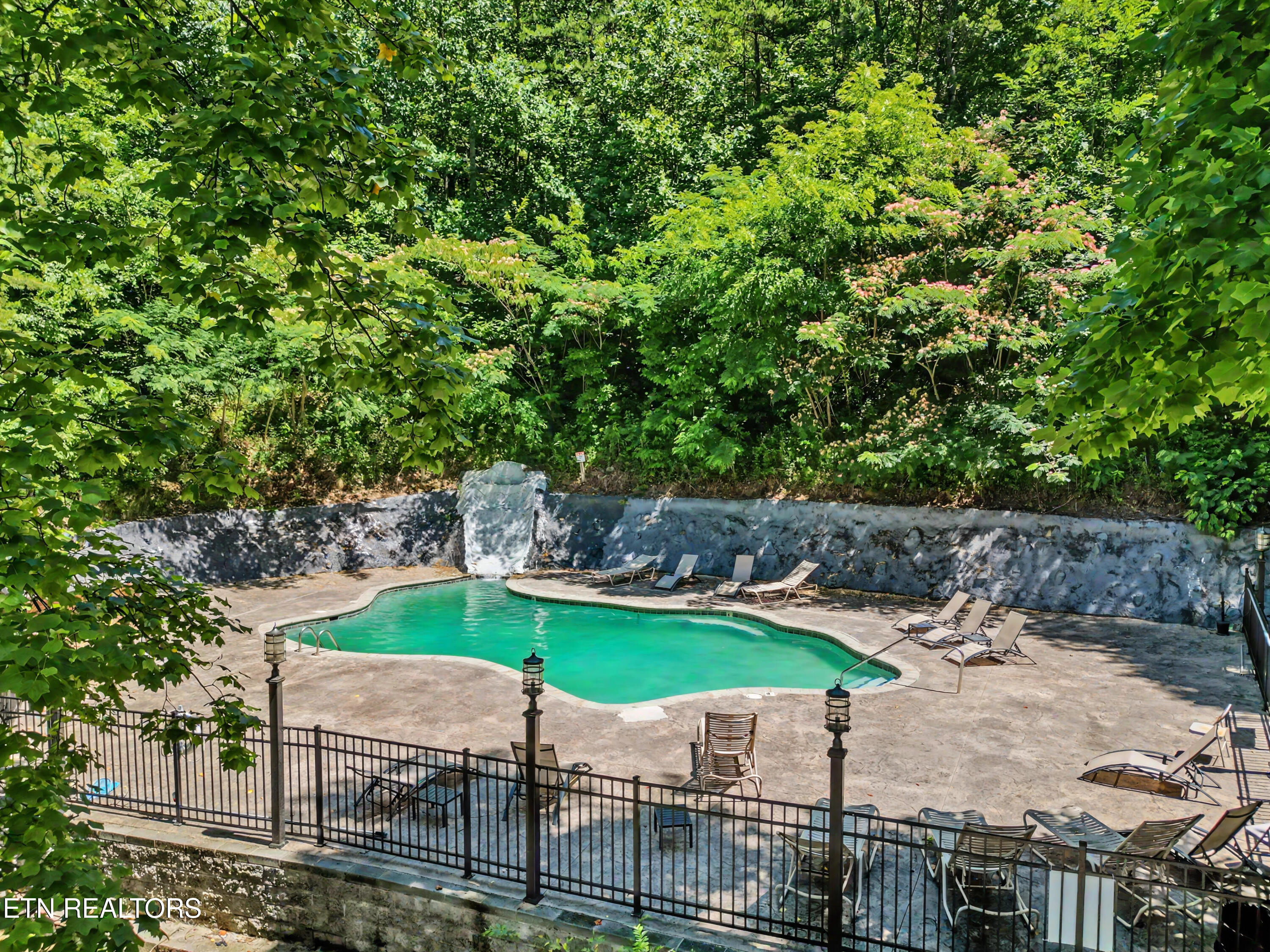 717 Valley View Lane Gatlinburg TN 37738