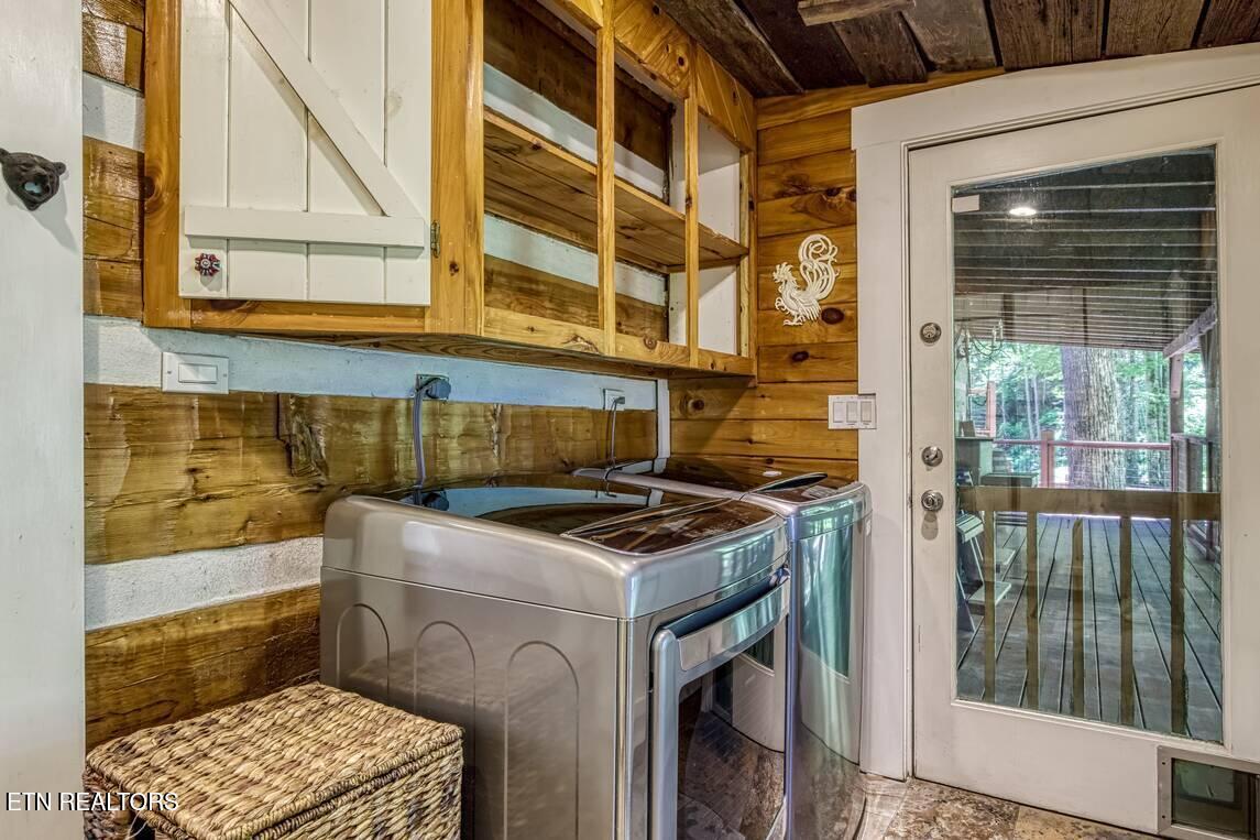 2440 Paradise Falls Way Sevierville TN 37862