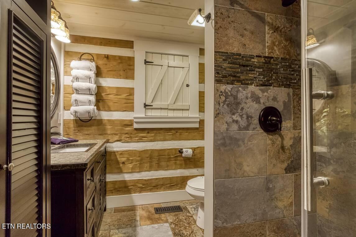 2440 Paradise Falls Way Sevierville TN 37862