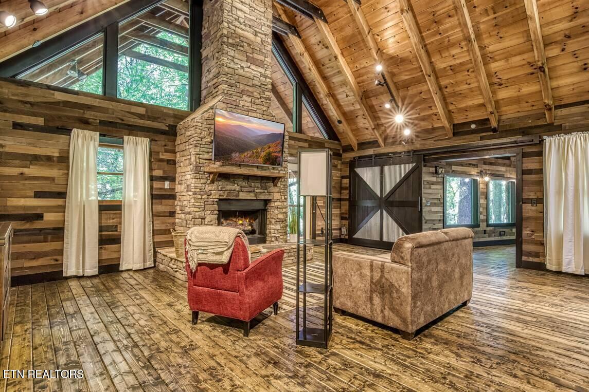 2440 Paradise Falls Way Sevierville TN 37862