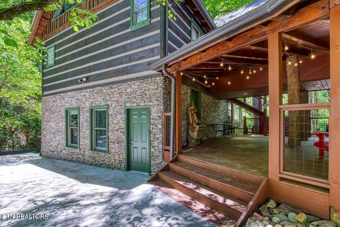 2440 Paradise Falls Way Sevierville TN 37862