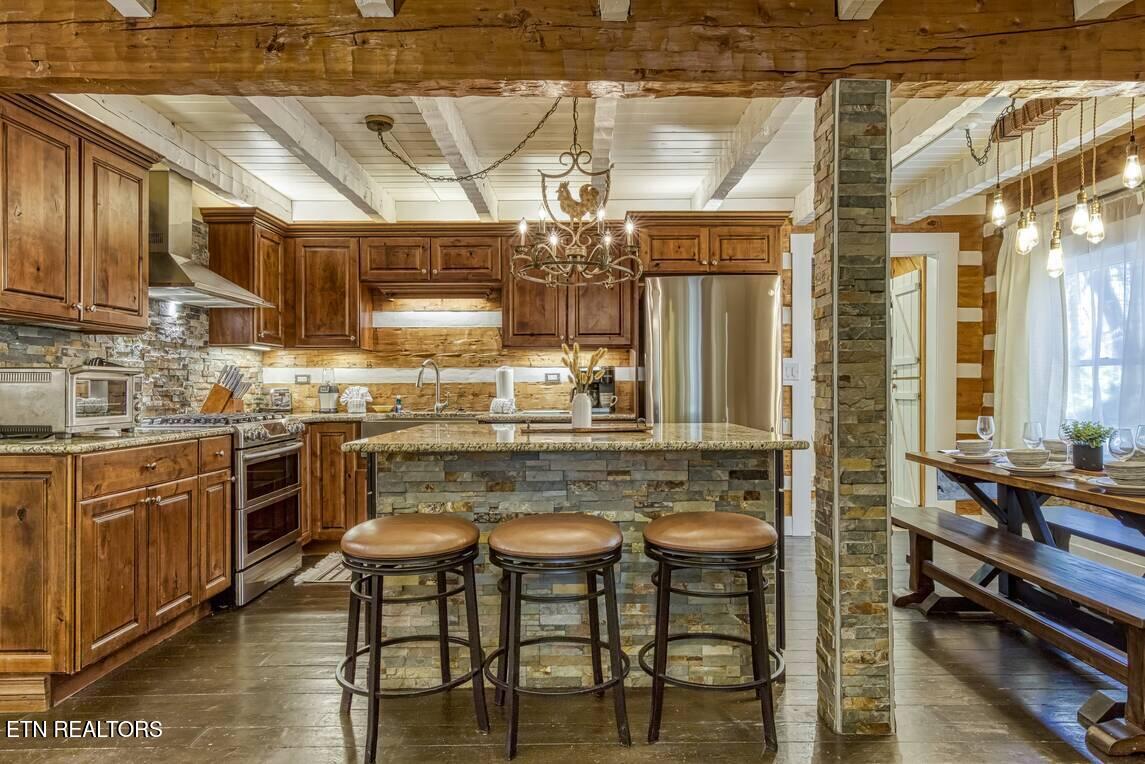 2440 Paradise Falls Way Sevierville TN 37862
