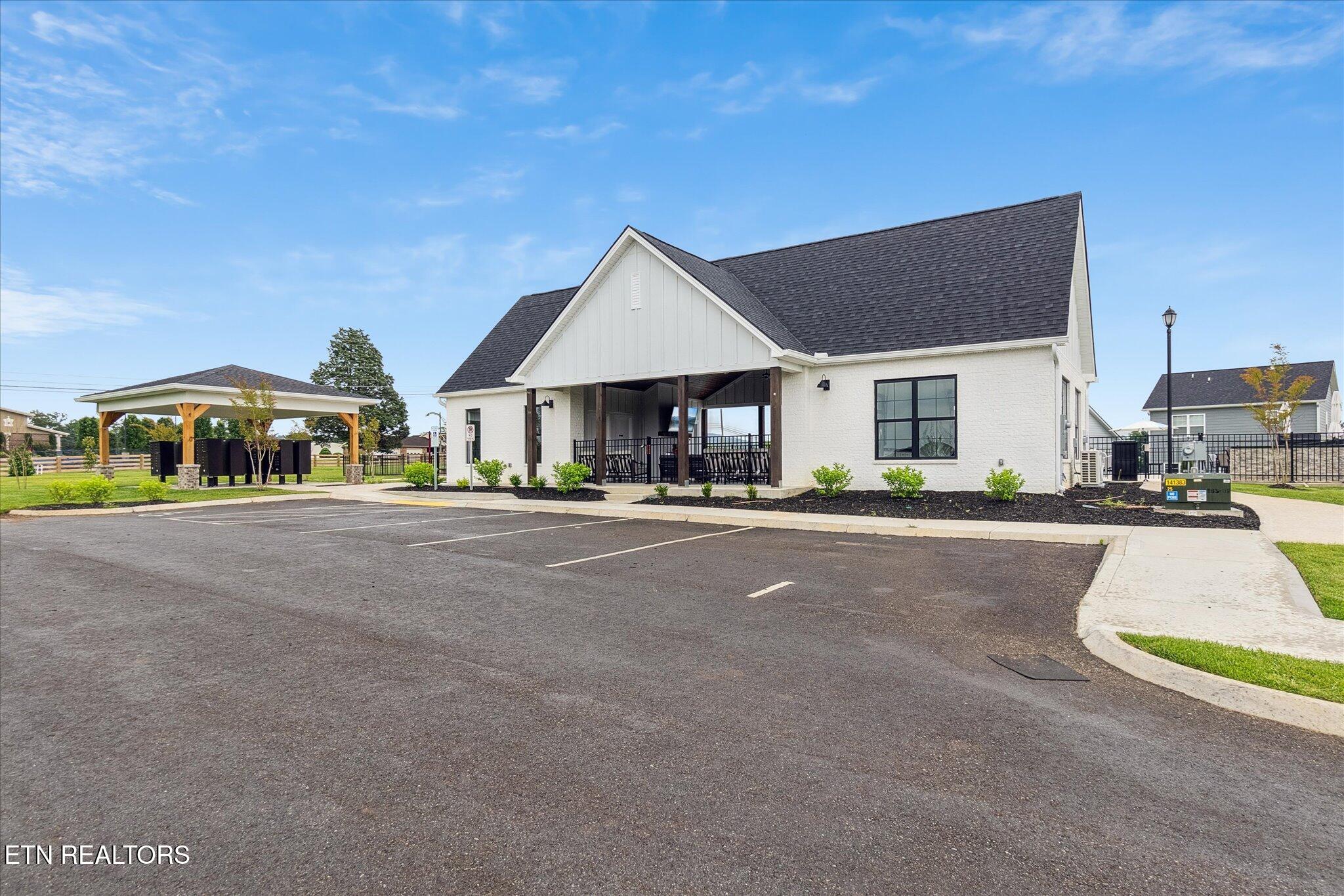 853 Berry Basket Knoxville TN 37924