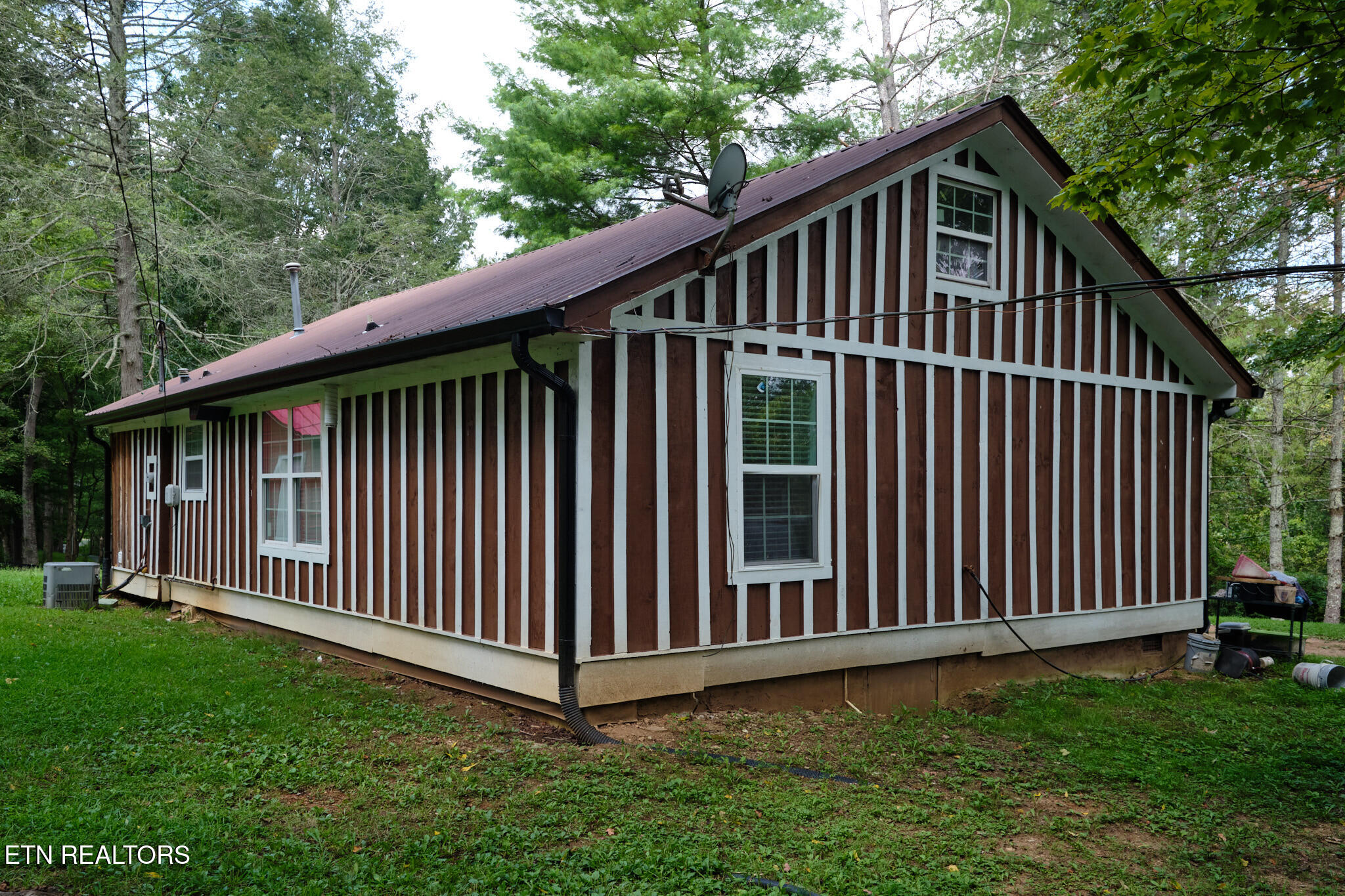3824 Sugar Grove Valley Road Harriman TN 37748