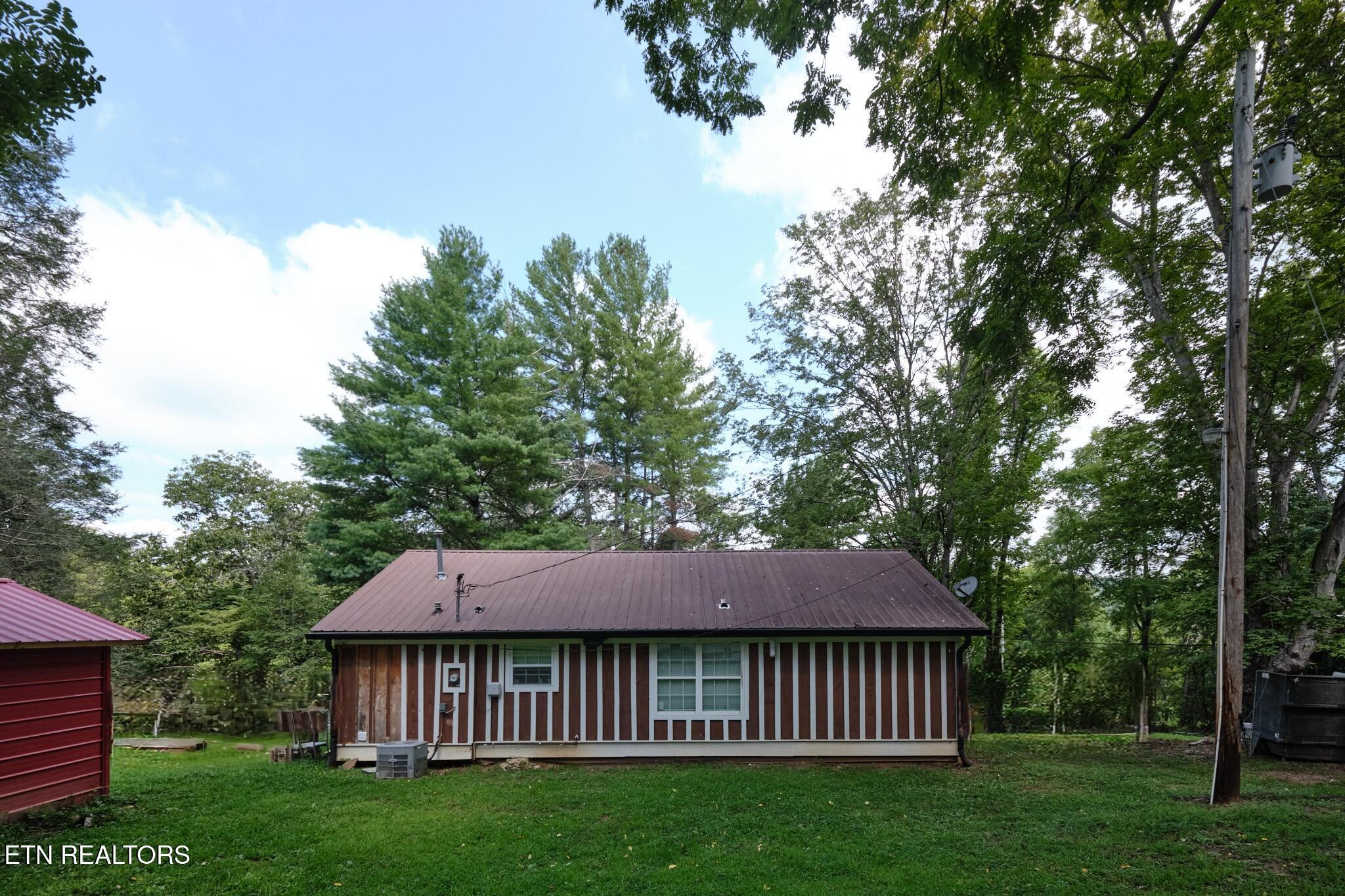 3824 Sugar Grove Valley Road Harriman TN 37748