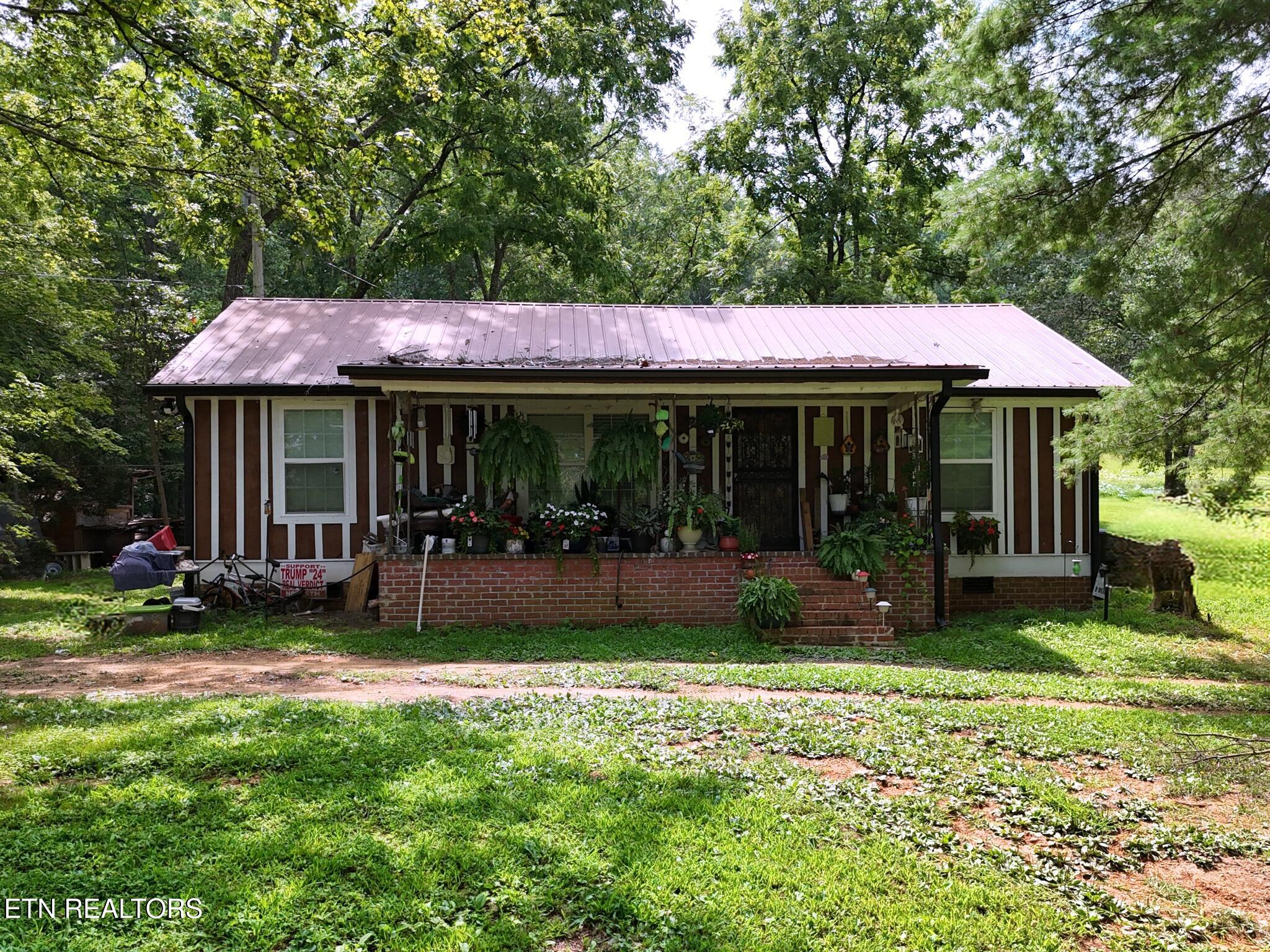 3824 Sugar Grove Valley Road Harriman TN 37748