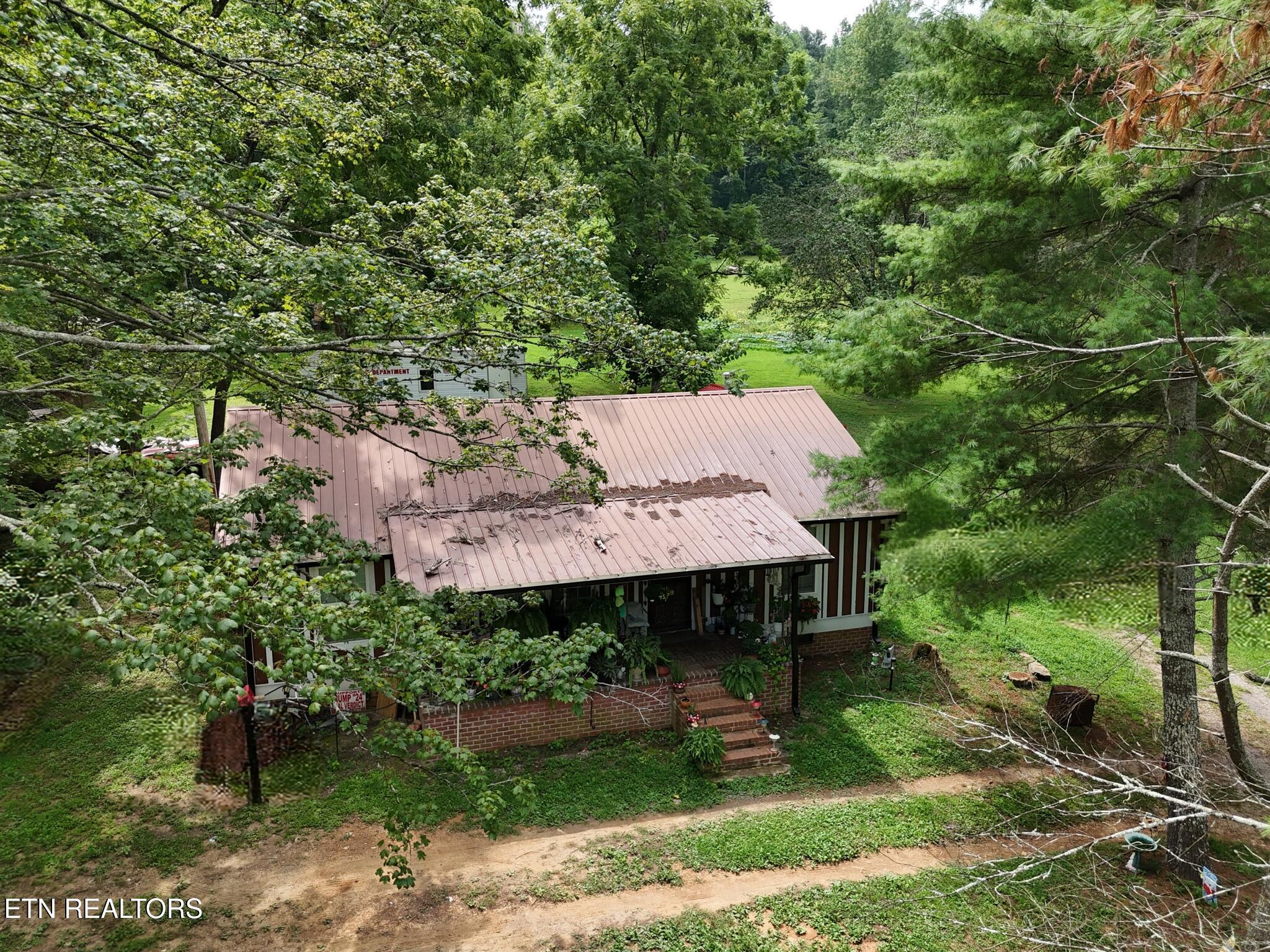 3824 Sugar Grove Valley Road Harriman TN 37748