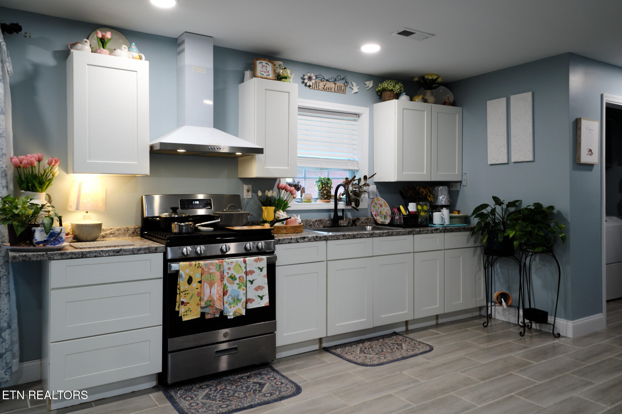 3824 Sugar Grove Valley Road Harriman TN 37748