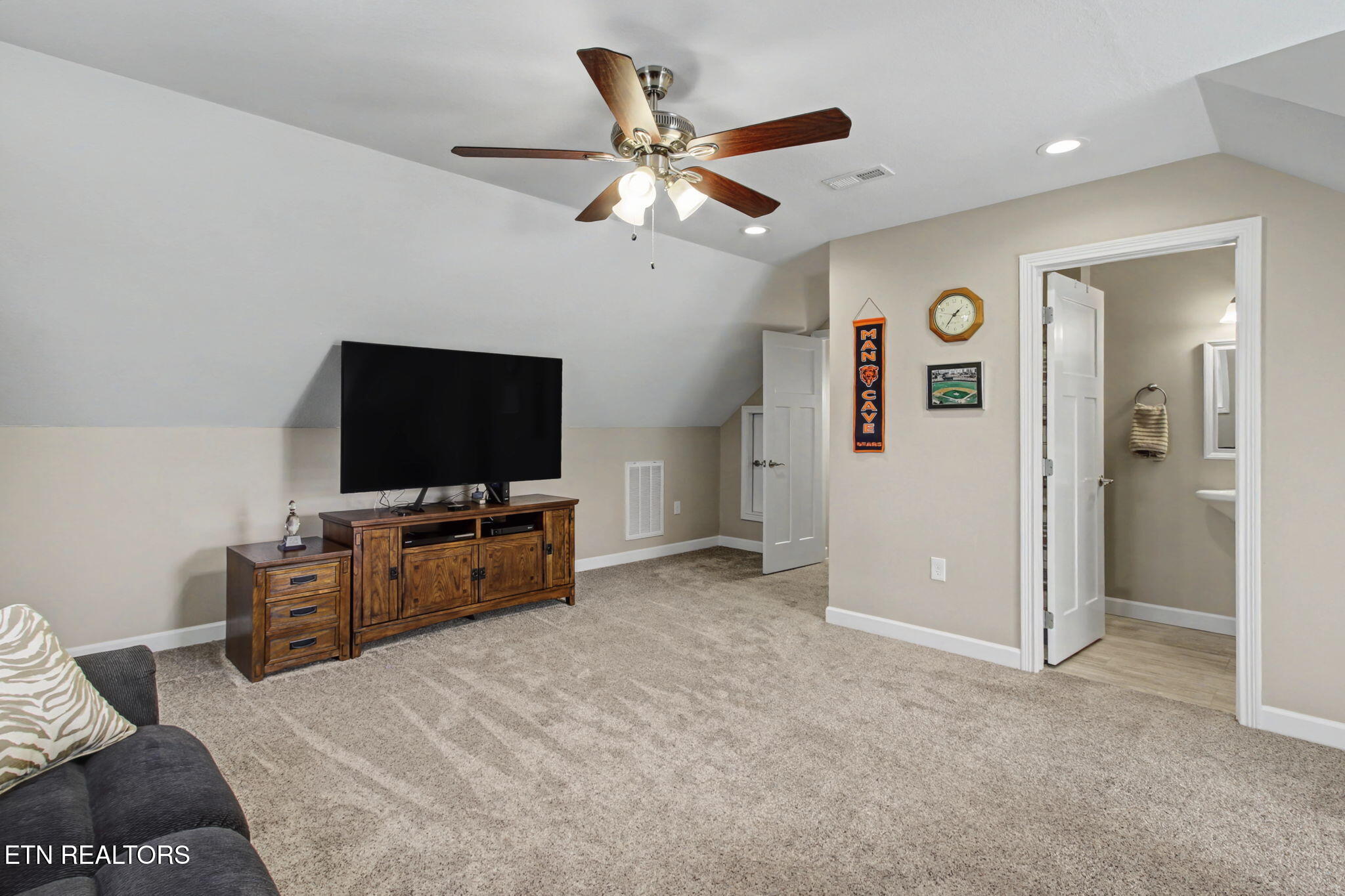 204 Seminole Circle Loudon TN 37774