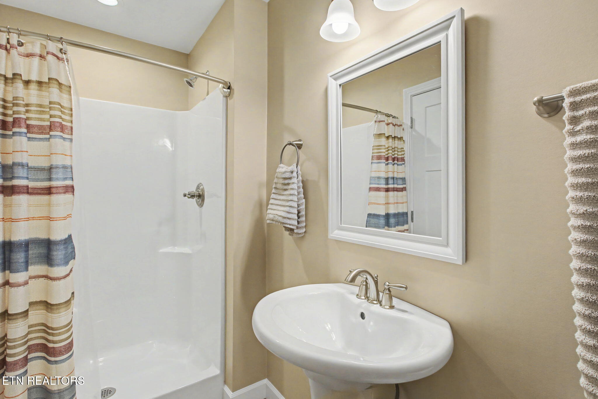 204 Seminole Circle Loudon TN 37774