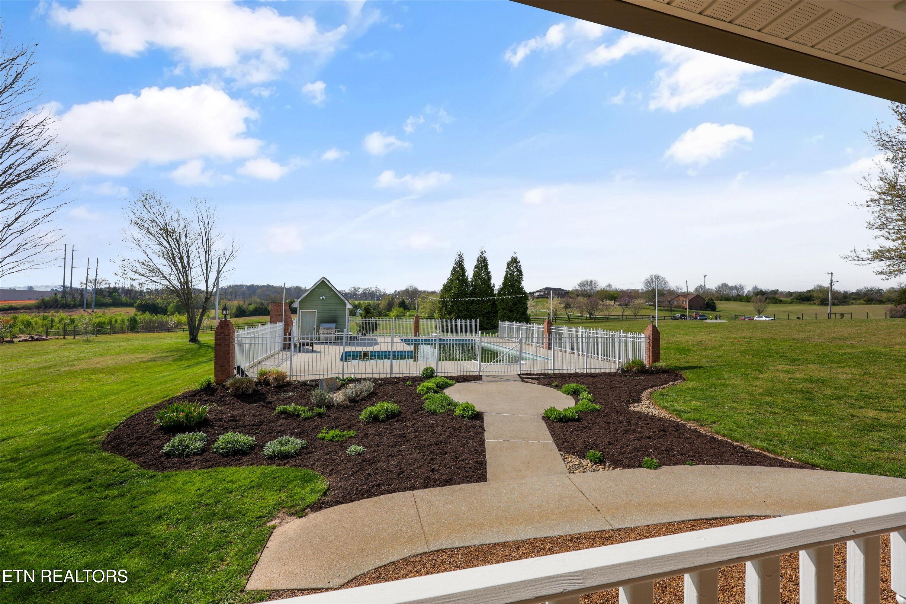 647 Mannela Drive Strawberry Plains TN 37871