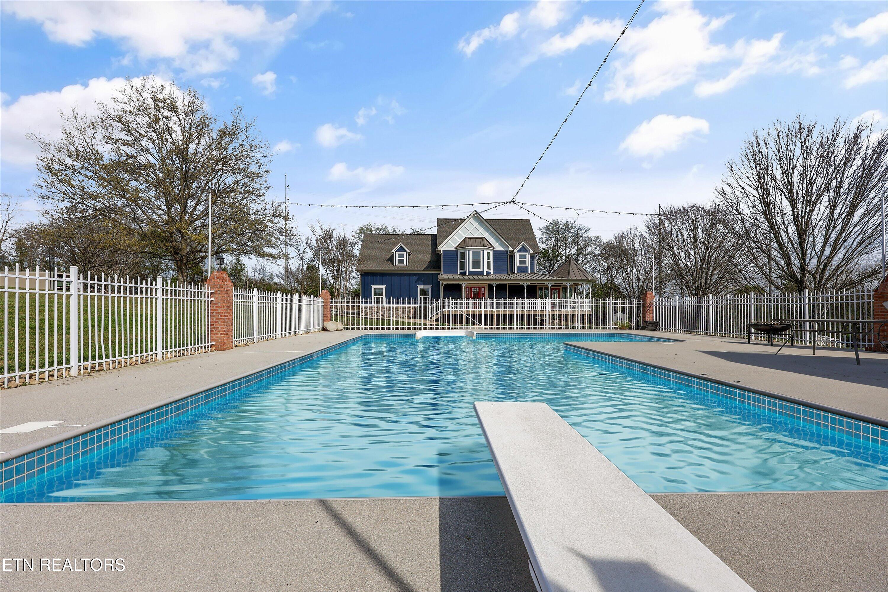 647 Mannela Drive Strawberry Plains TN 37871