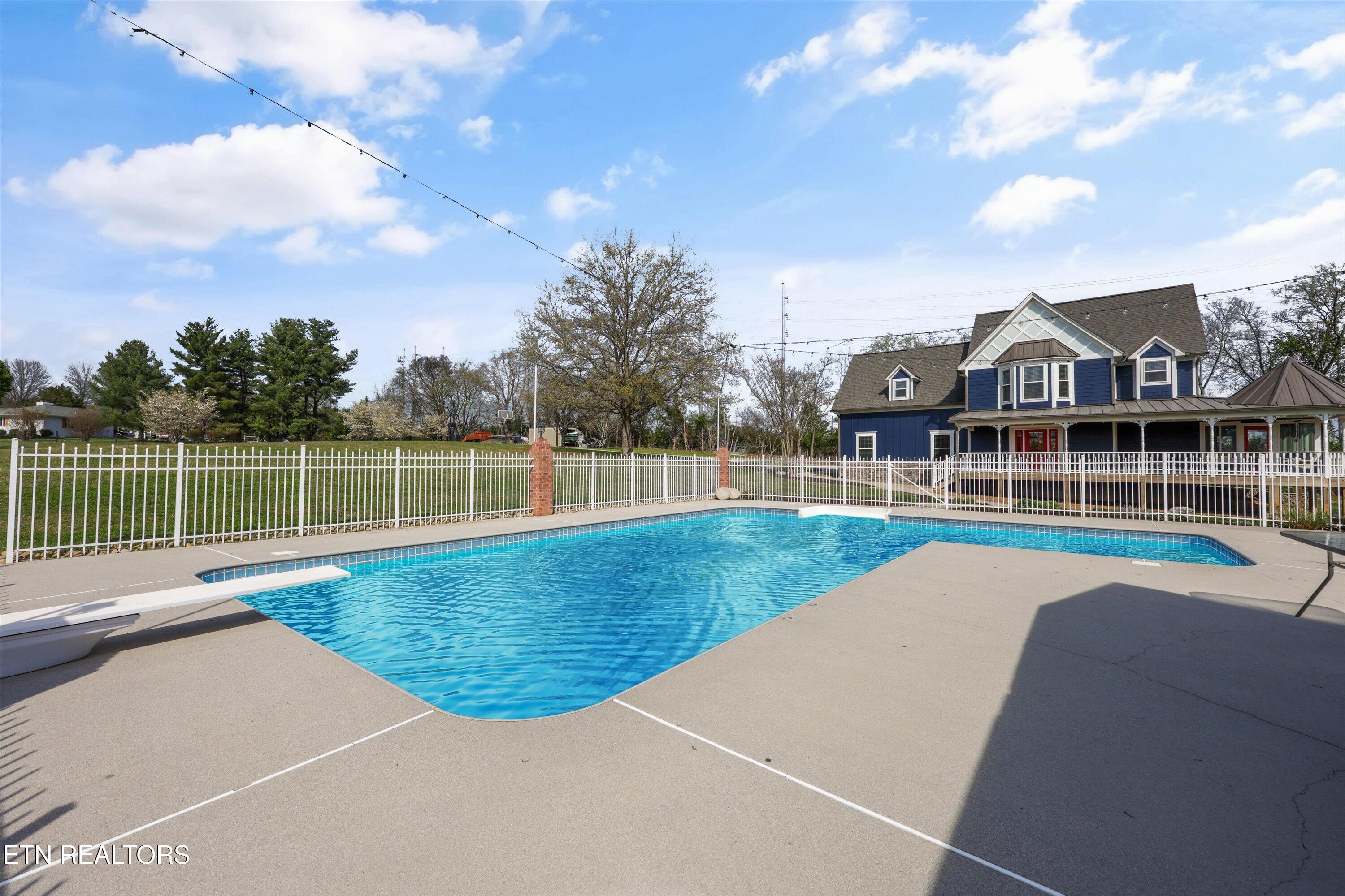 647 Mannela Drive Strawberry Plains TN 37871