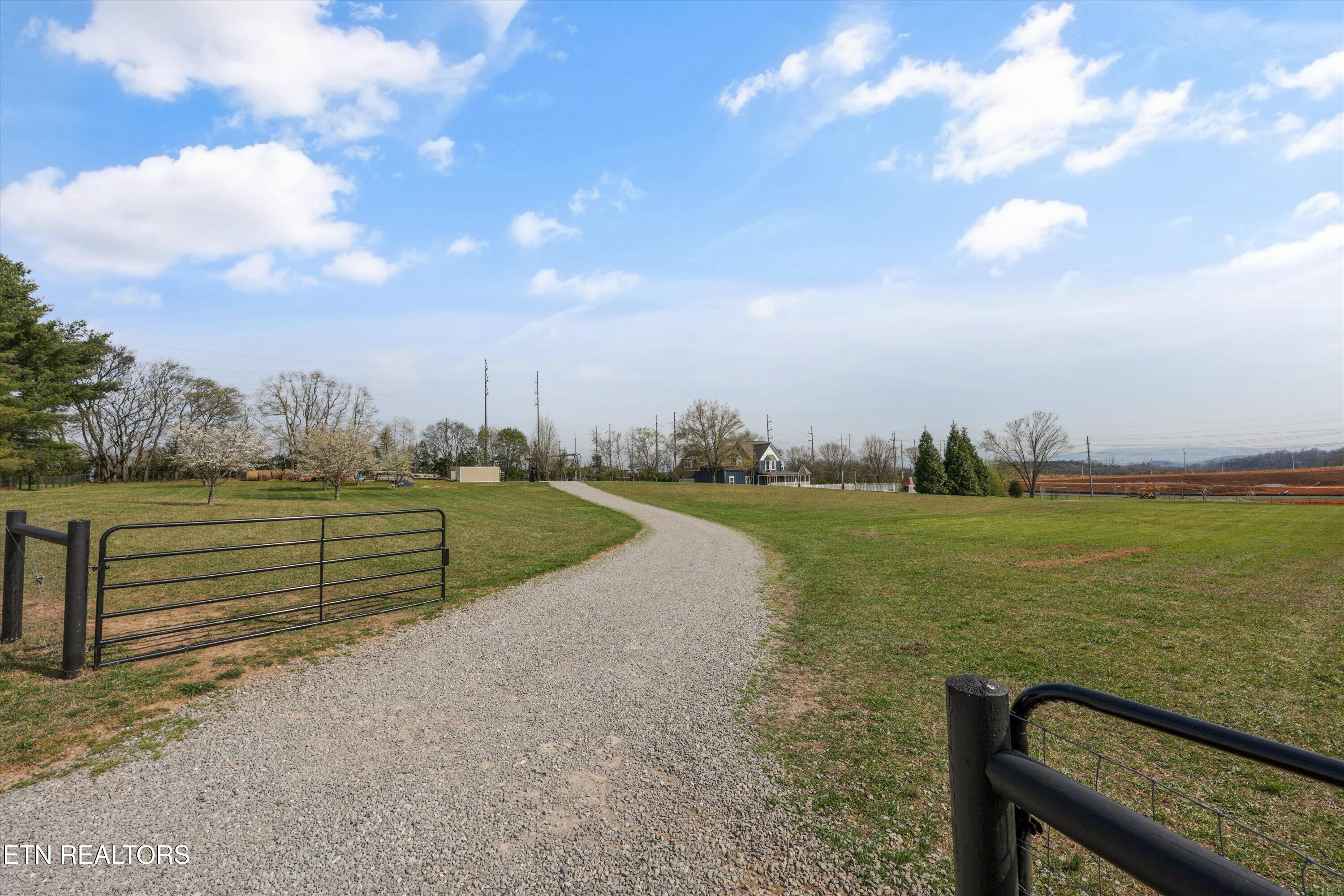 647 Mannela Drive Strawberry Plains TN 37871