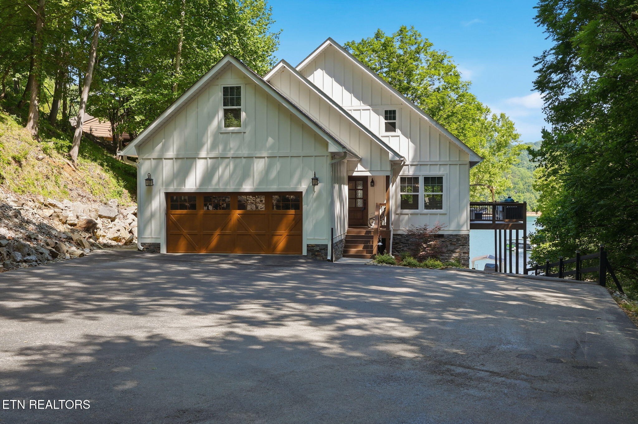 Caryville TN, 1068 N Shorewood Drive