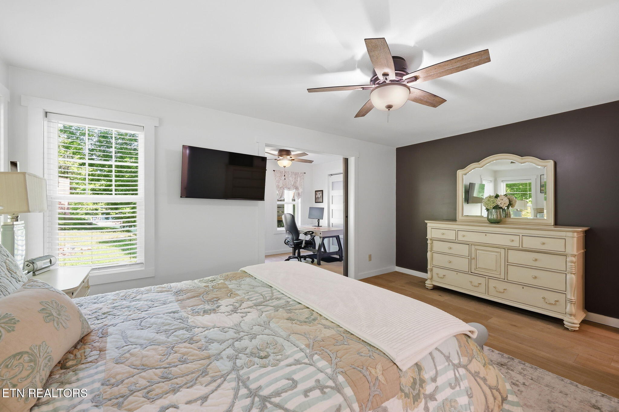 1068 N Shorewood Drive Caryville TN 37714