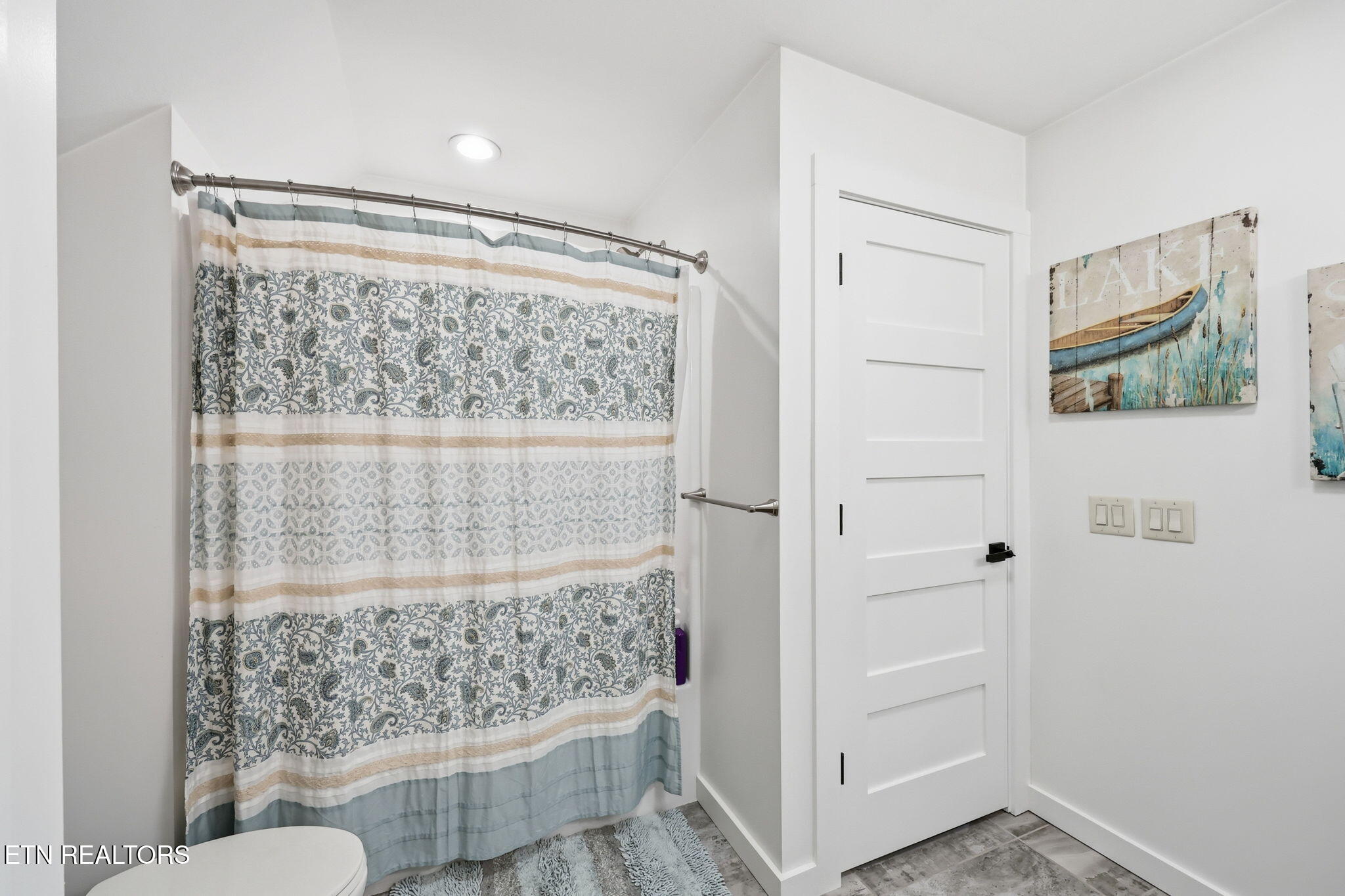 1068 N Shorewood Drive Caryville TN 37714