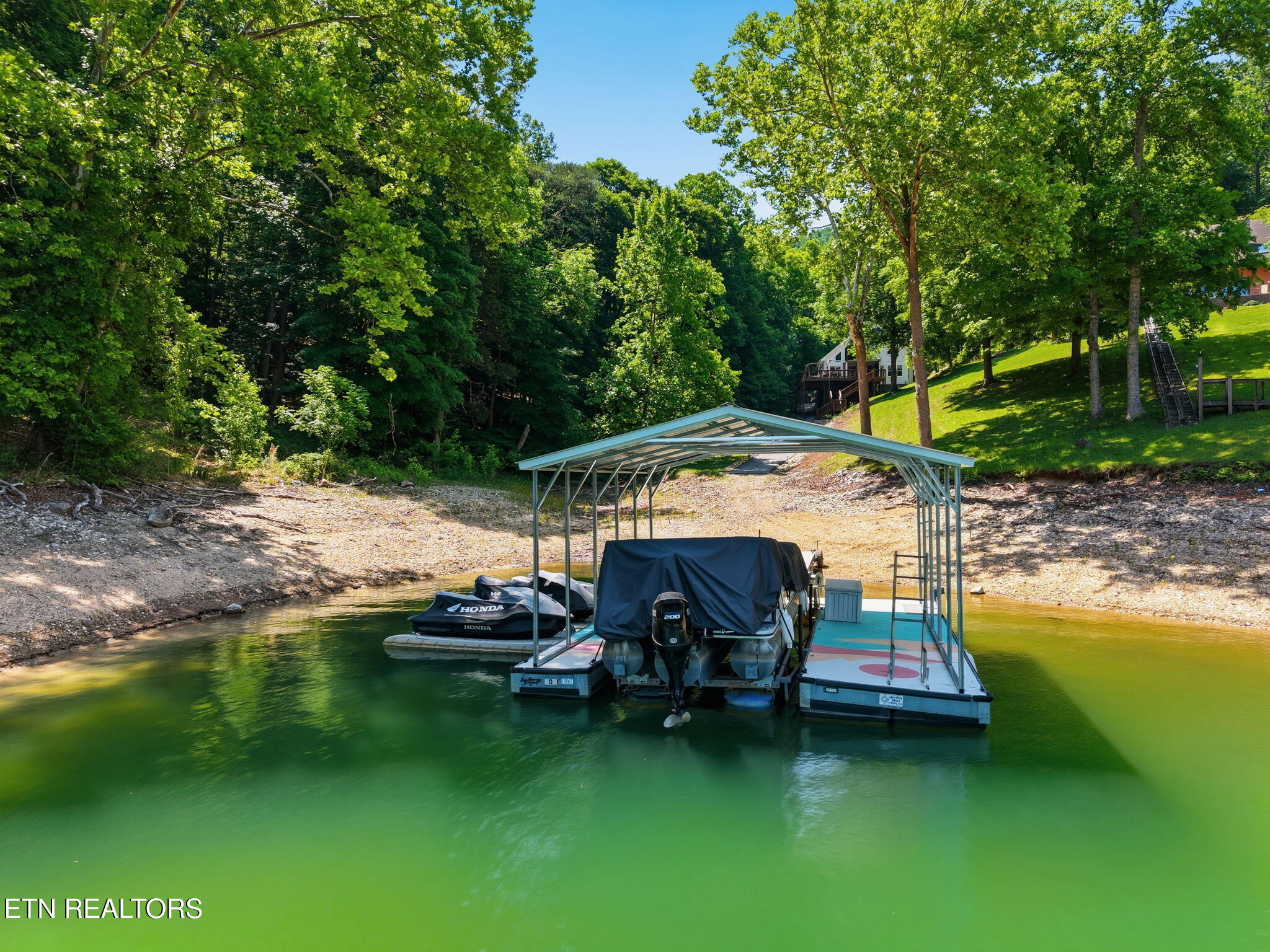 1068 N Shorewood Drive Caryville TN 37714