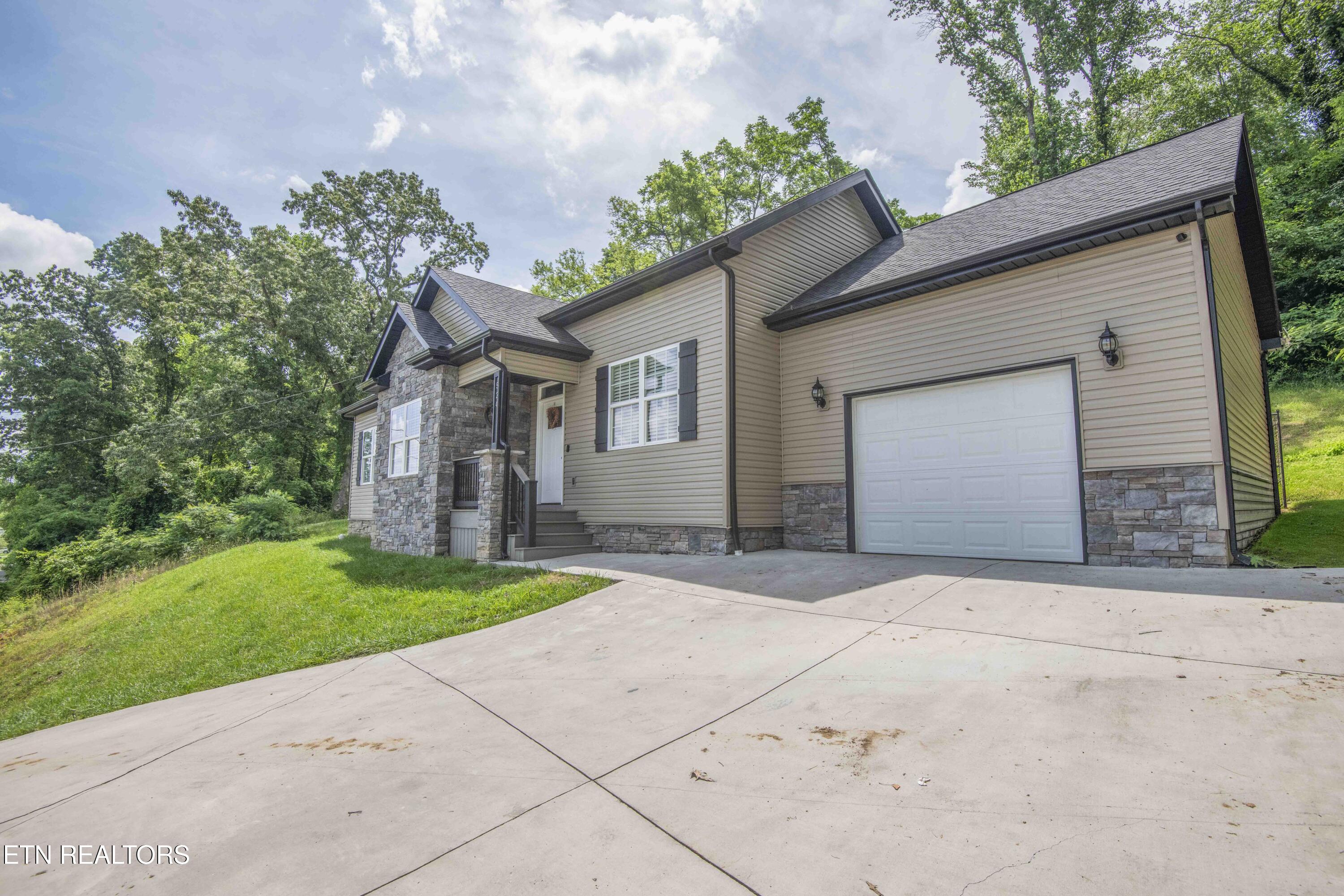 524 Westbury Drive Clinton TN 37716