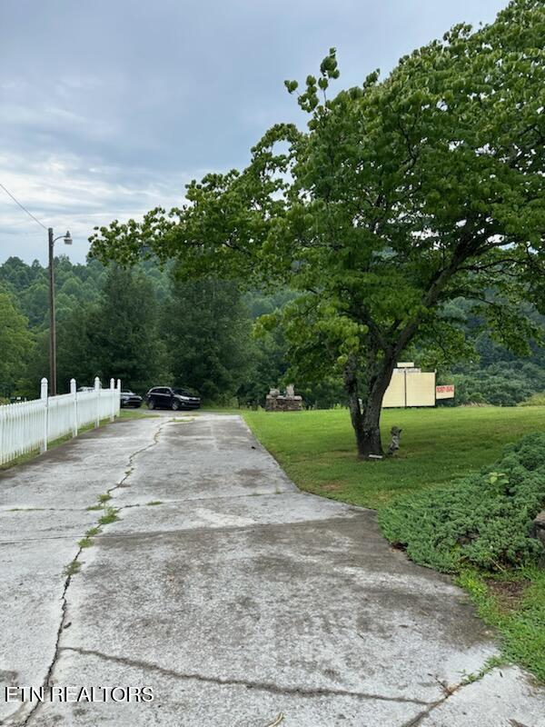 134 Old Pinecrest Lane Jacksboro TN 37757