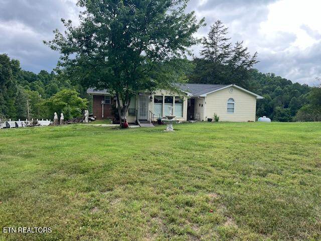 134 Old Pinecrest Lane Jacksboro TN 37757