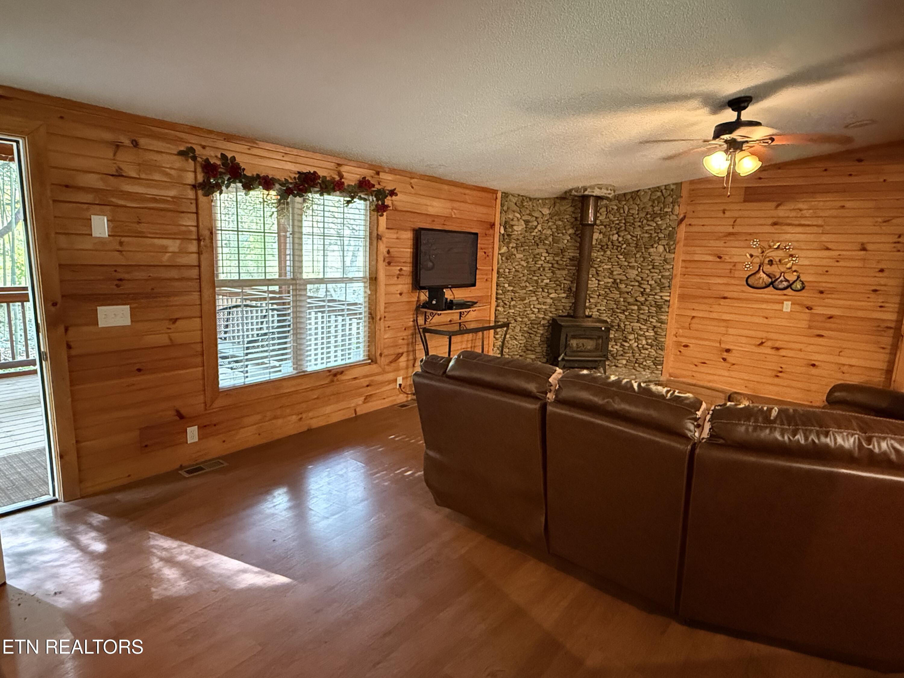468 Bobcat Ridge Way Cosby TN 37722