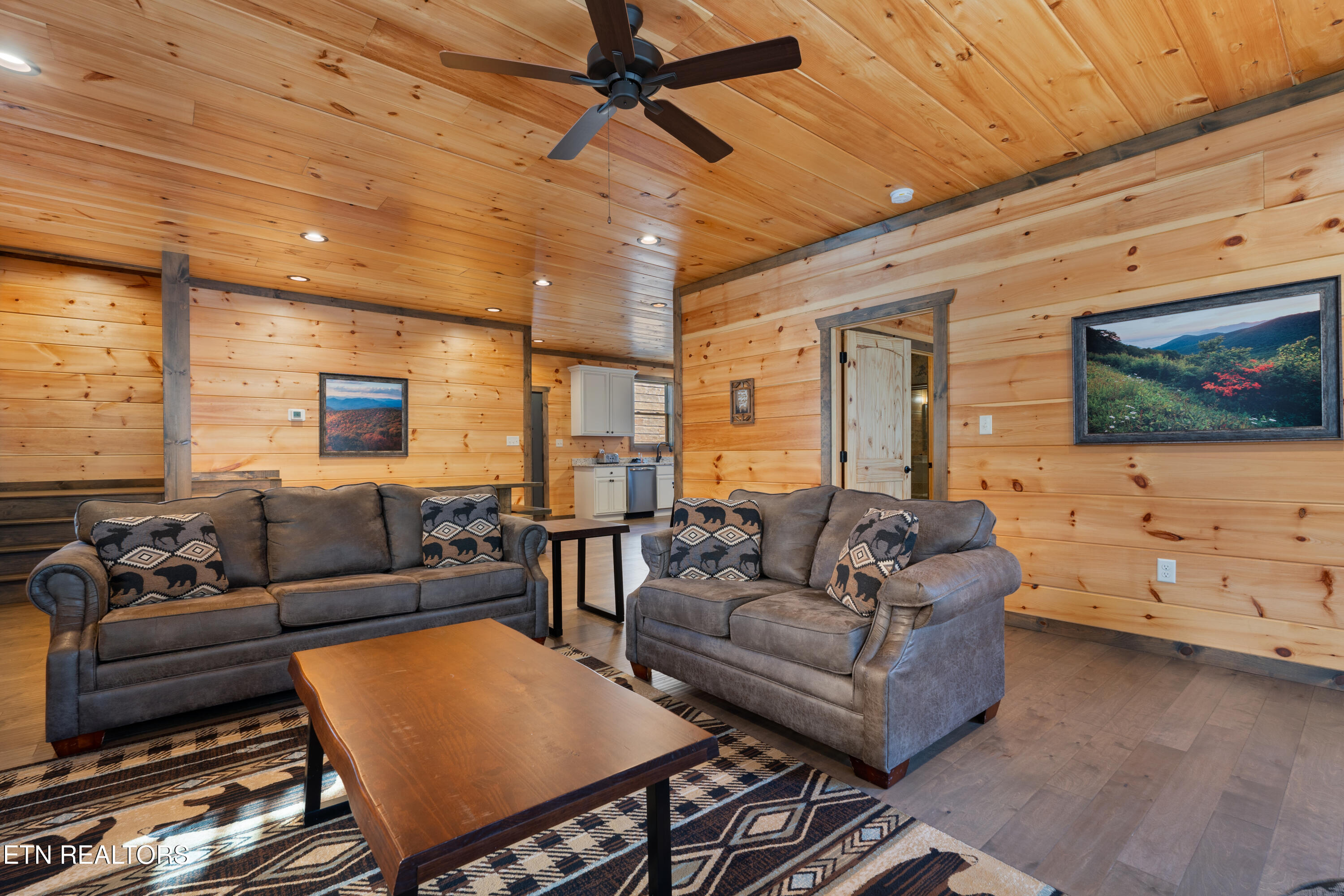 4548 Shangrila Way Sevierville TN 37862