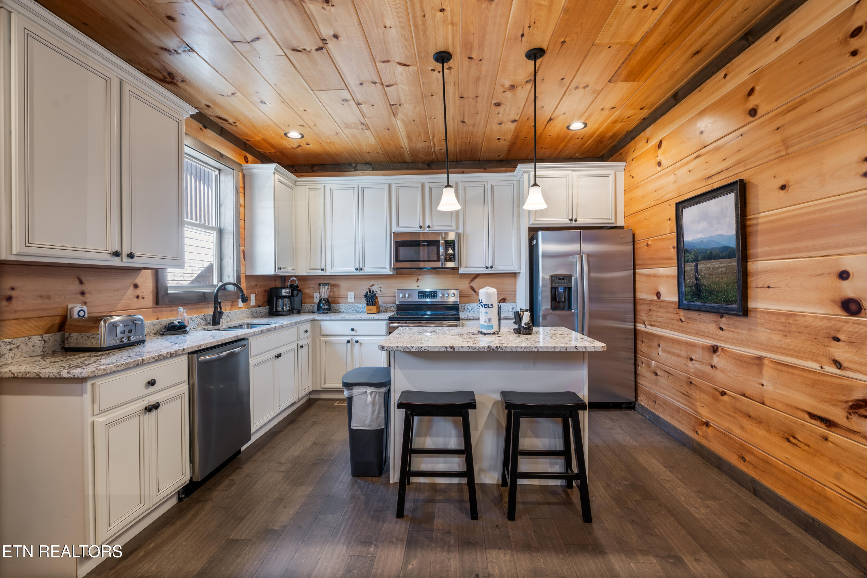 4548 Shangrila Way Sevierville TN 37862
