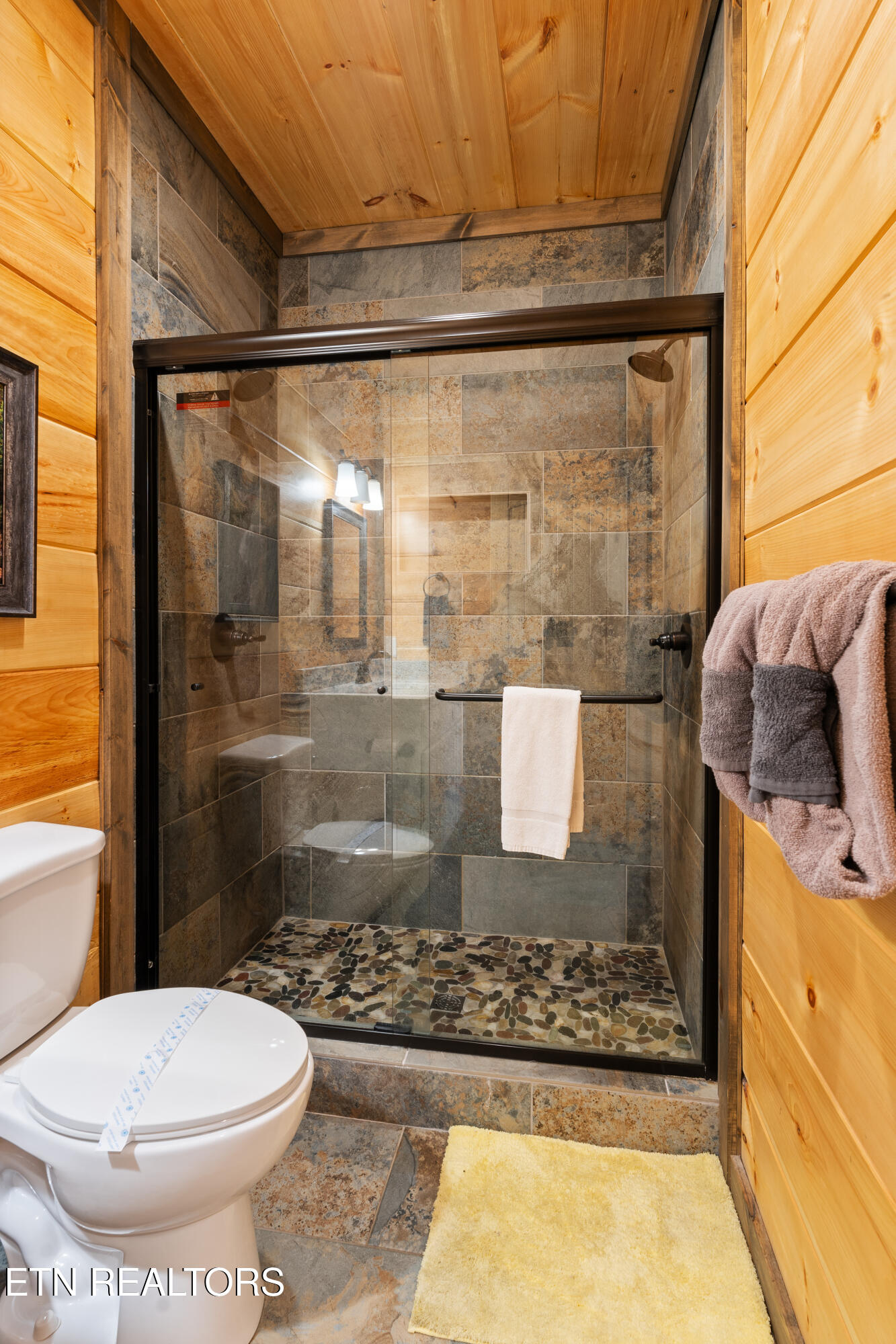 4548 Shangrila Way Sevierville TN 37862