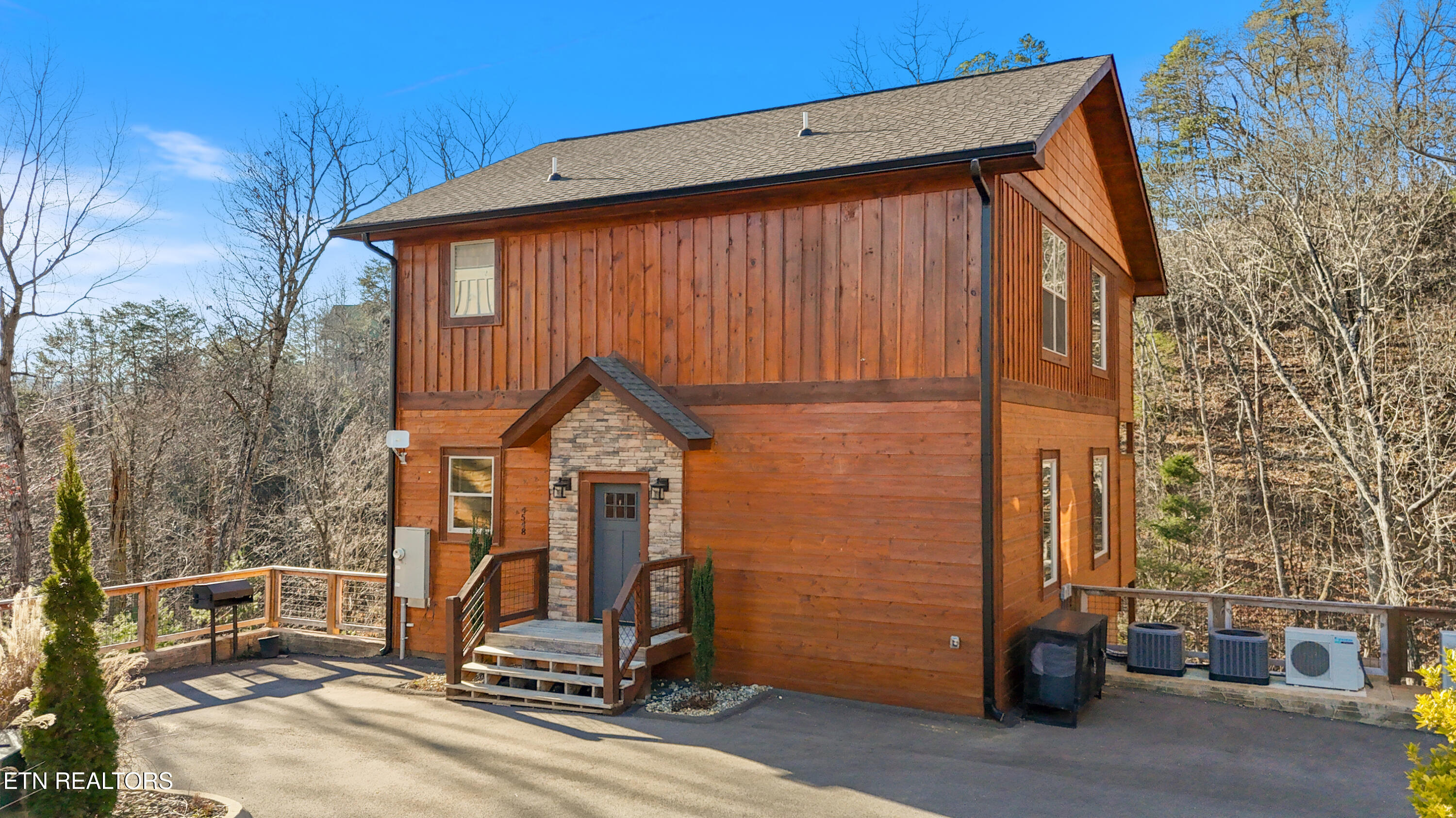 4548 Shangrila Way Sevierville TN 37862