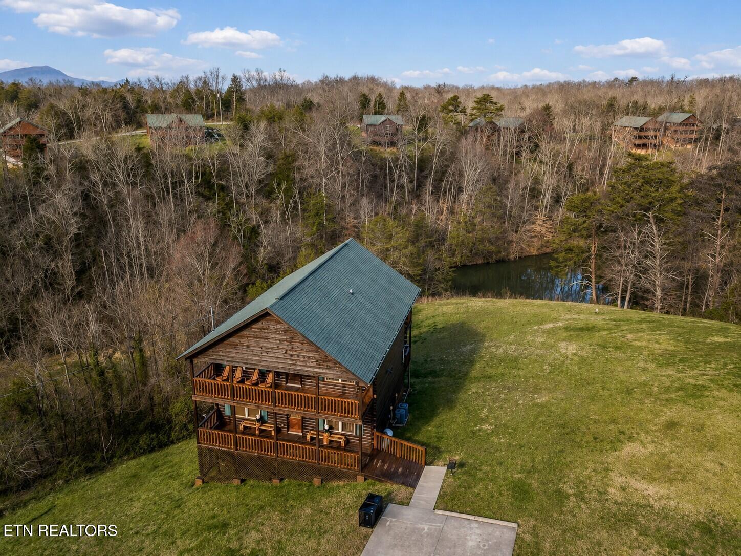 339 Oak Lake Drive Sevierville TN 37876