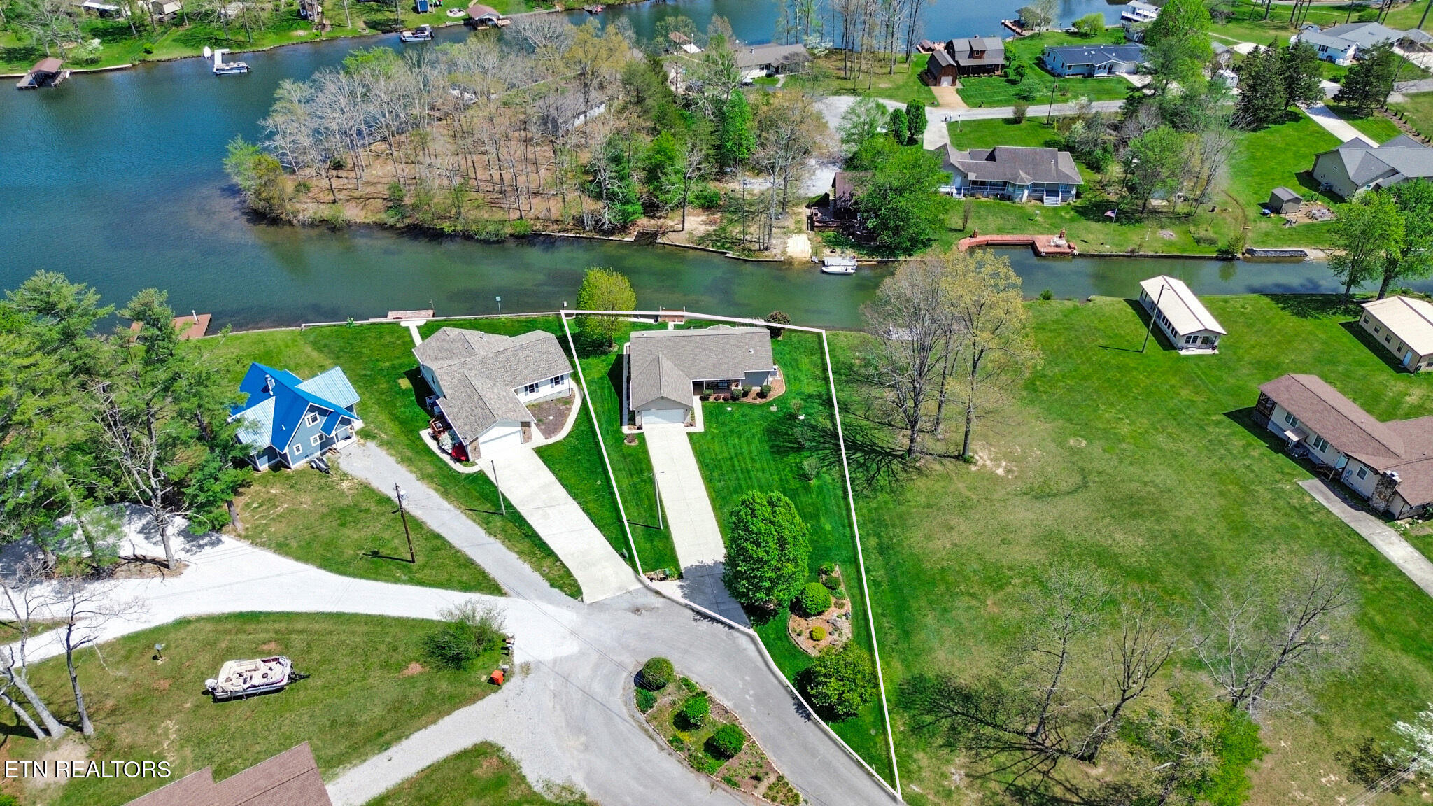 122 Peace Pipe Bend Crossville TN 38572