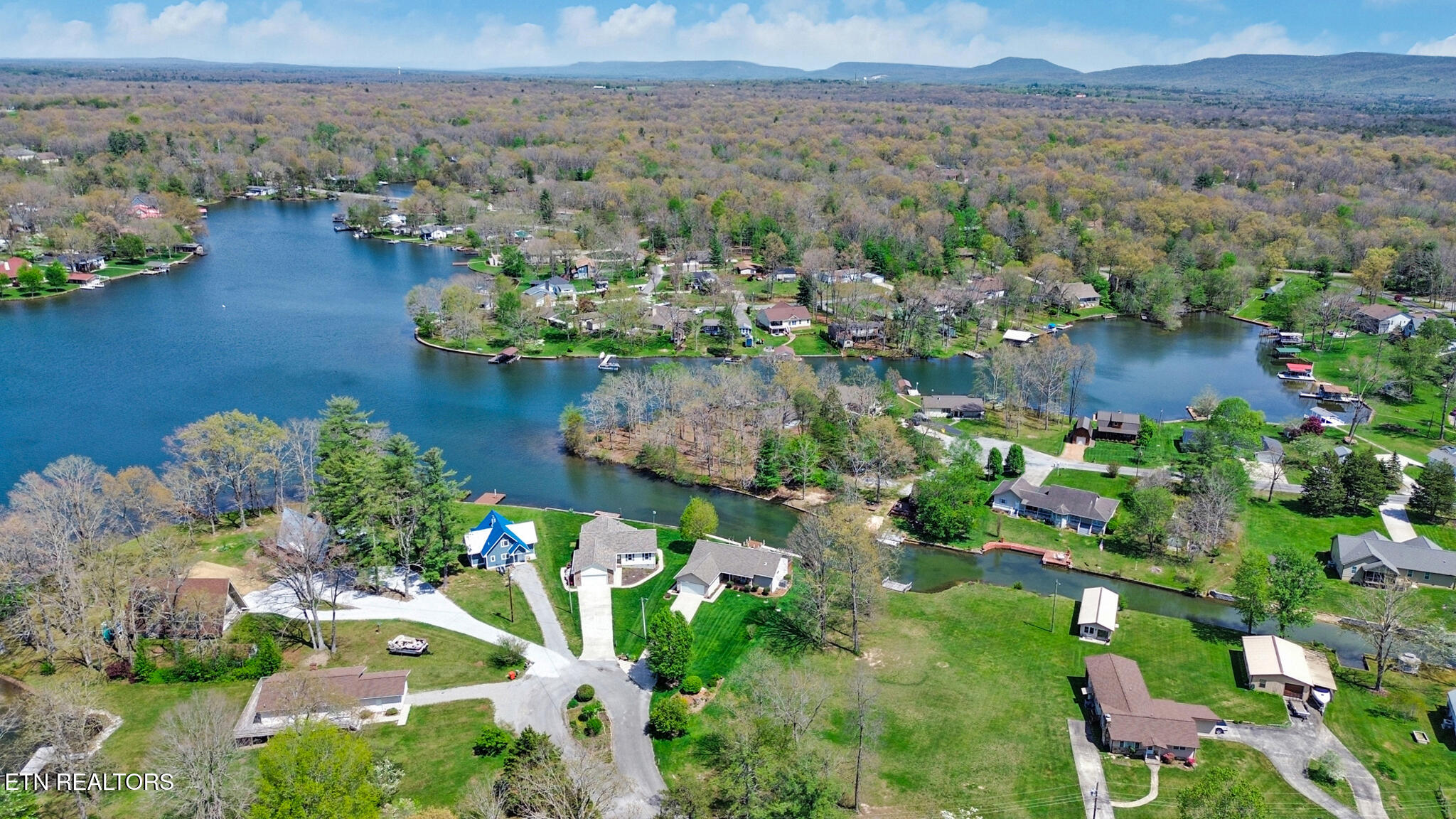 122 Peace Pipe Bend Crossville TN 38572