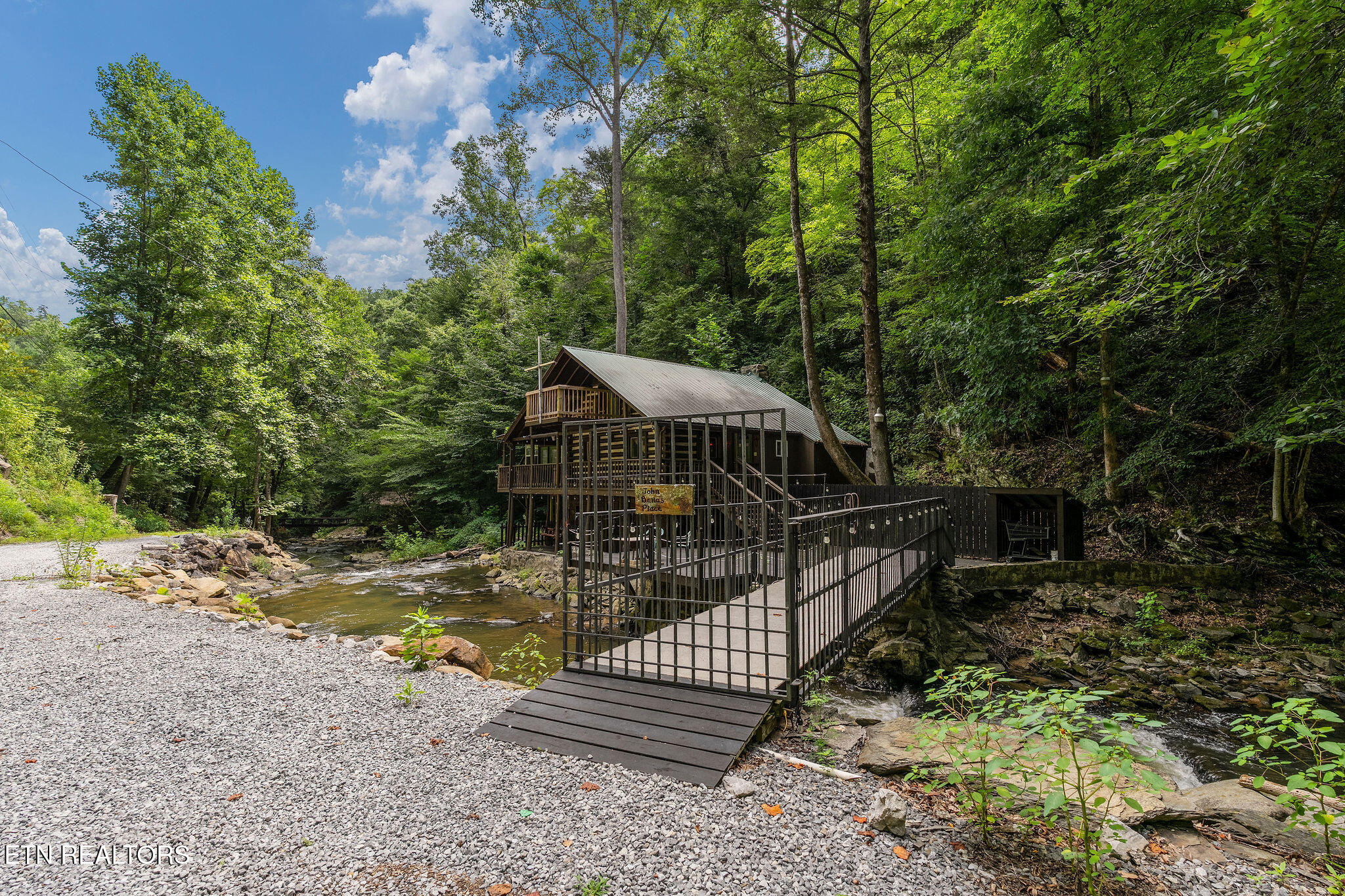 2171 Wears Valley Road Sevierville TN 37862