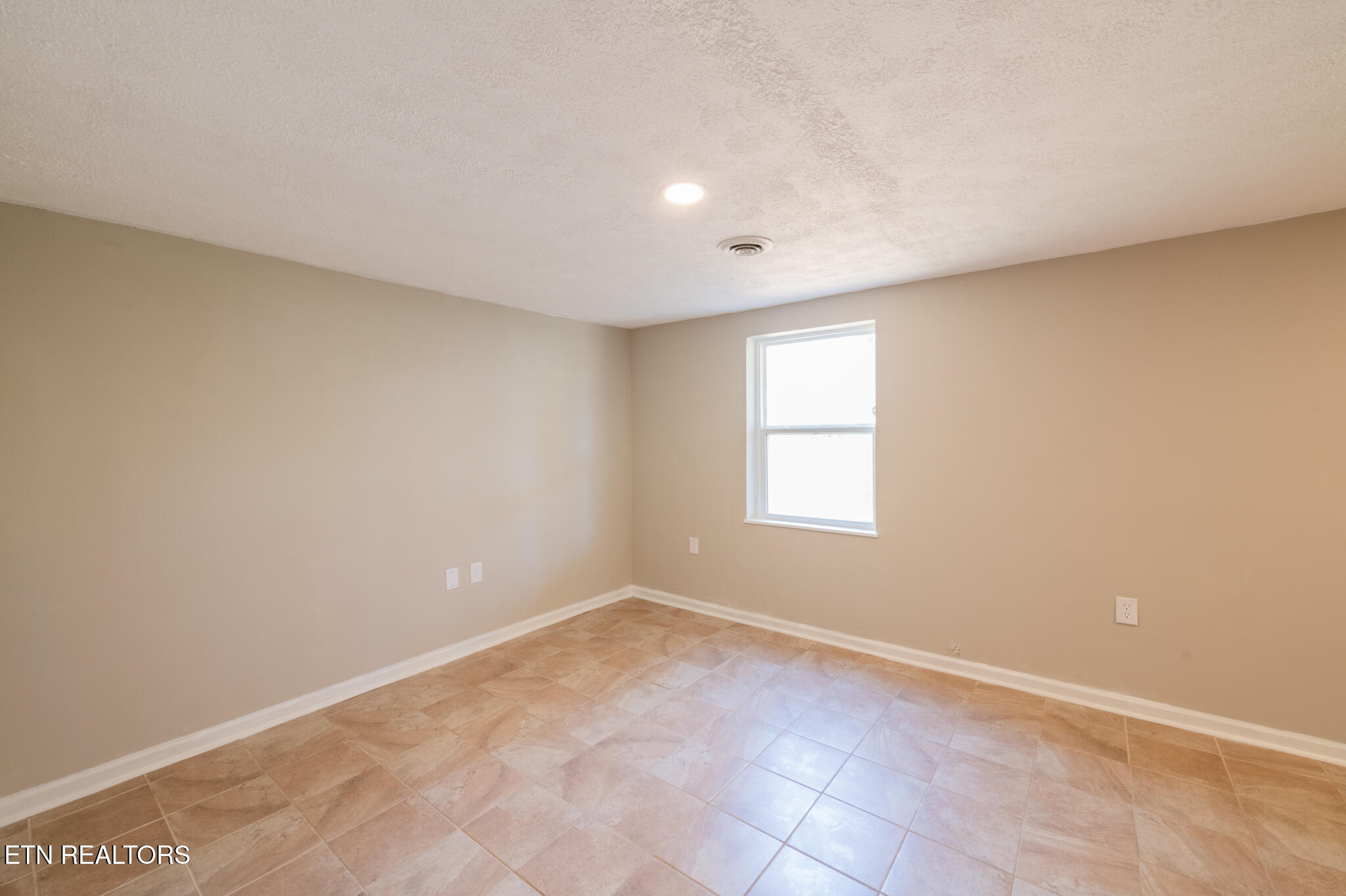 426 Willow Tree Lane Morristown TN 37814