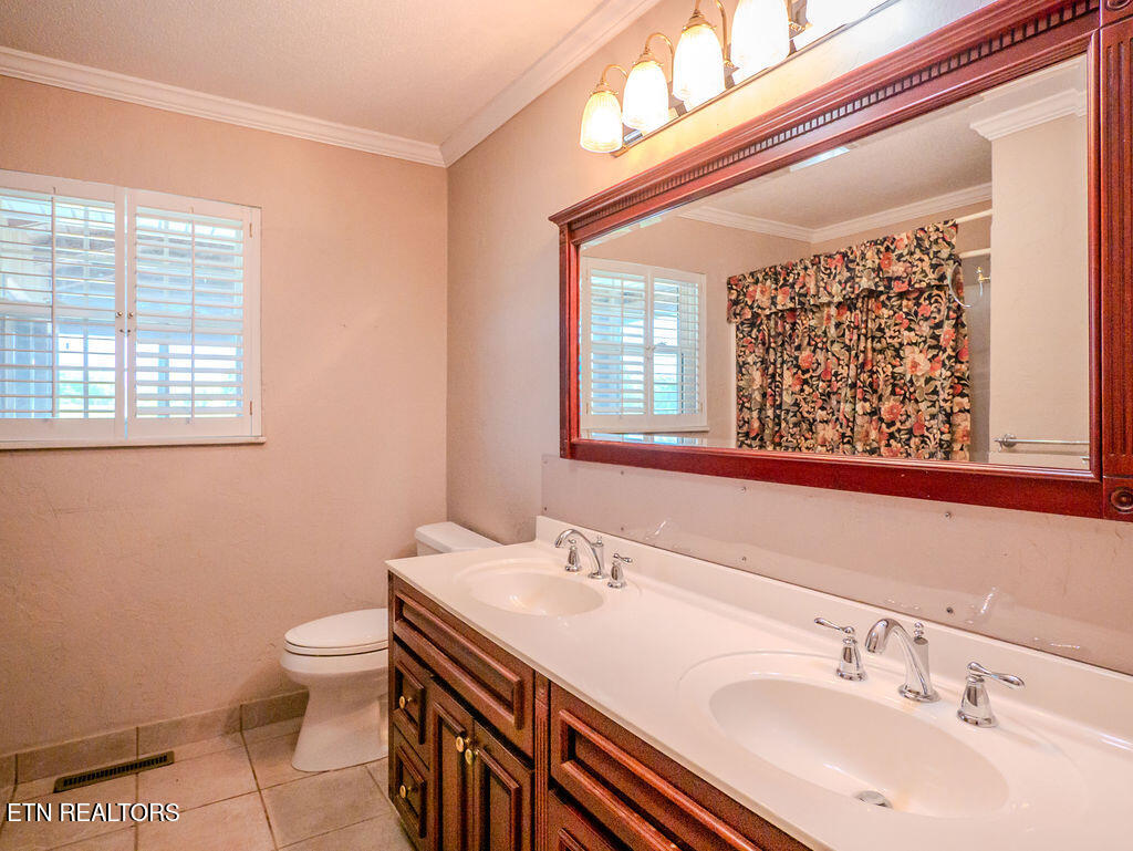 504 N Niota Road Englewood TN 37329