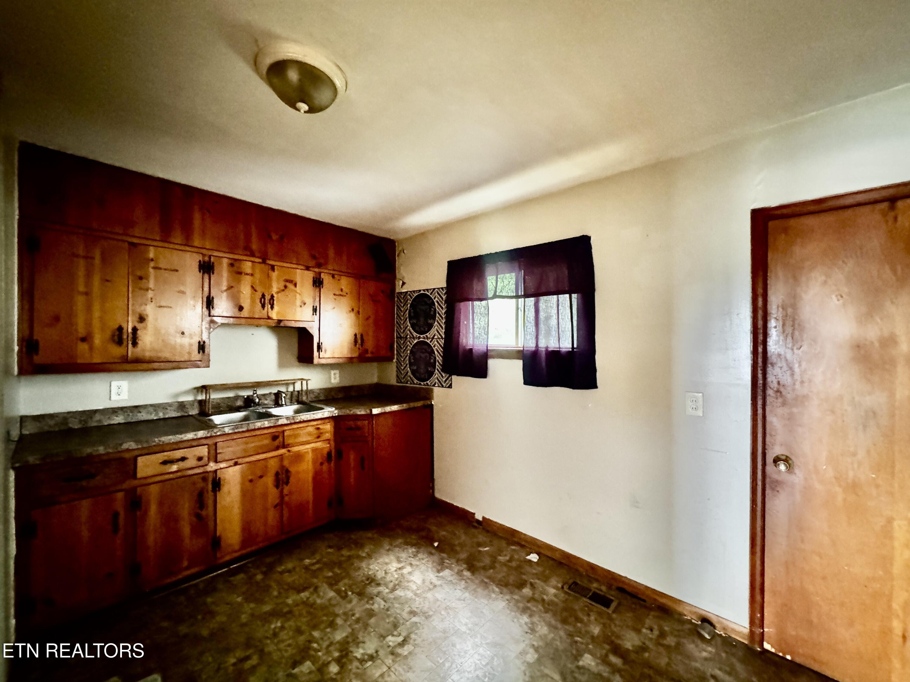 2627 Cecil Avenue Knoxville TN 37917