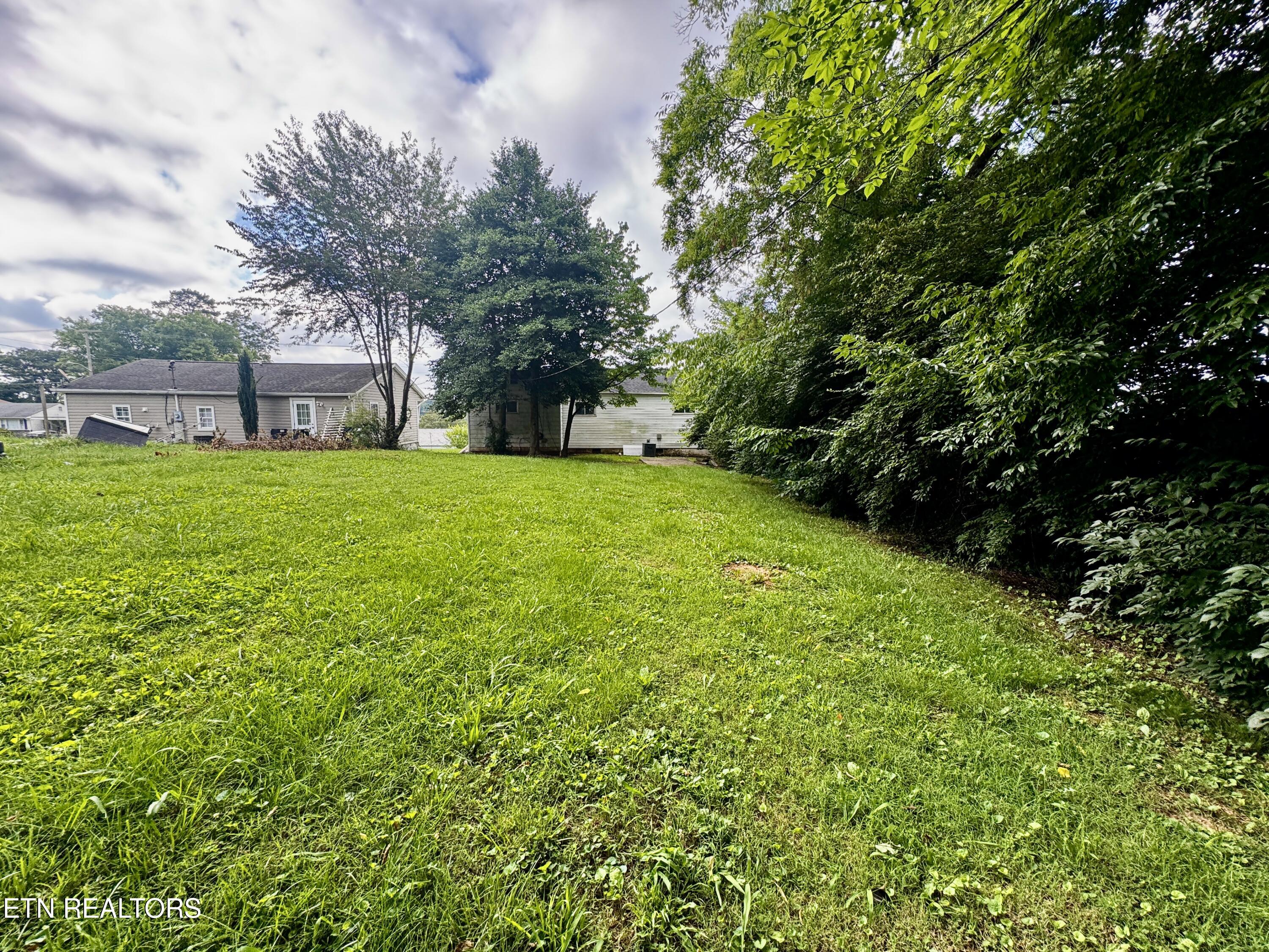 2627 Cecil Avenue Knoxville TN 37917