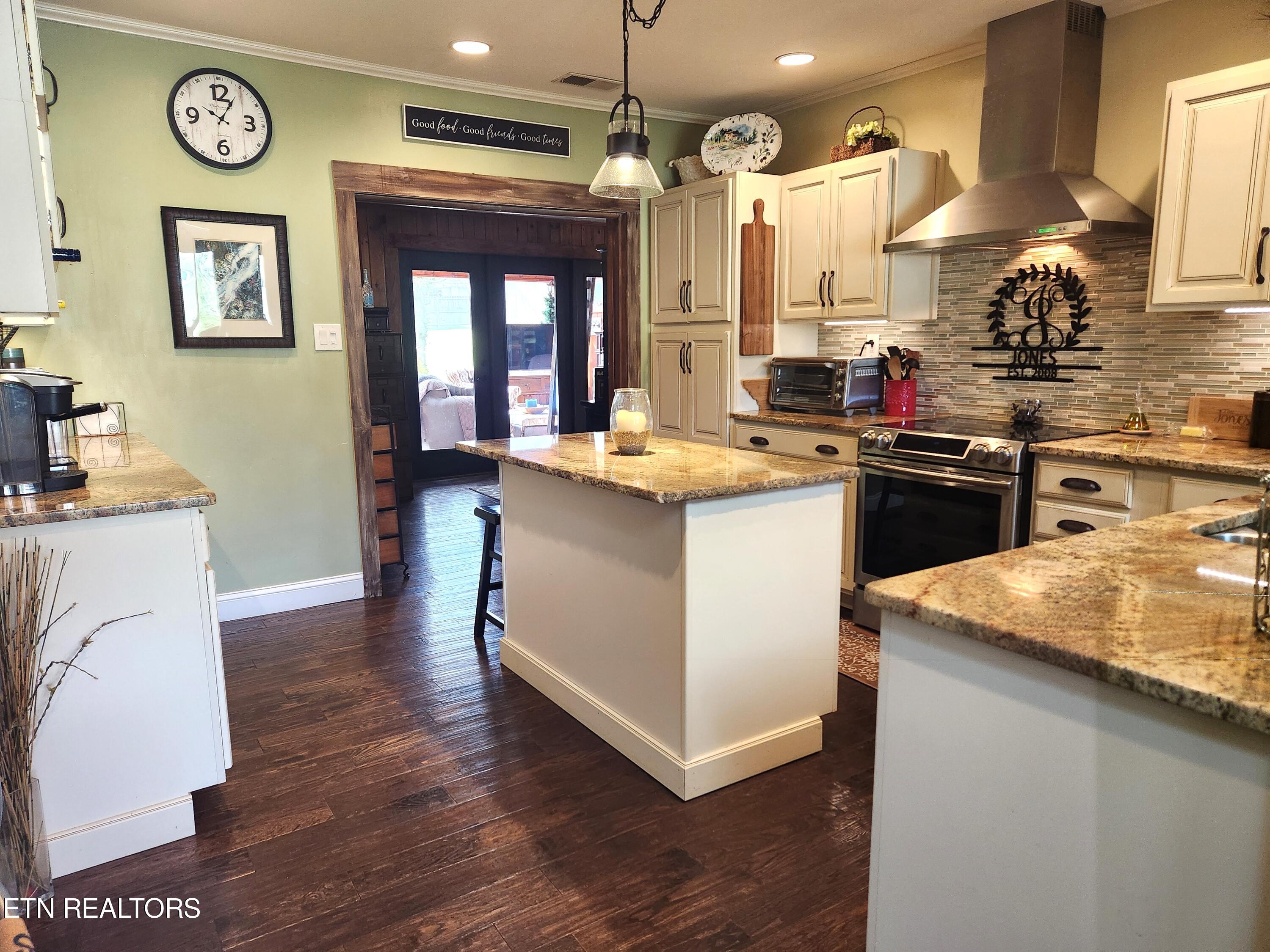 3082 Little Dug Gap Road Louisville TN 37777