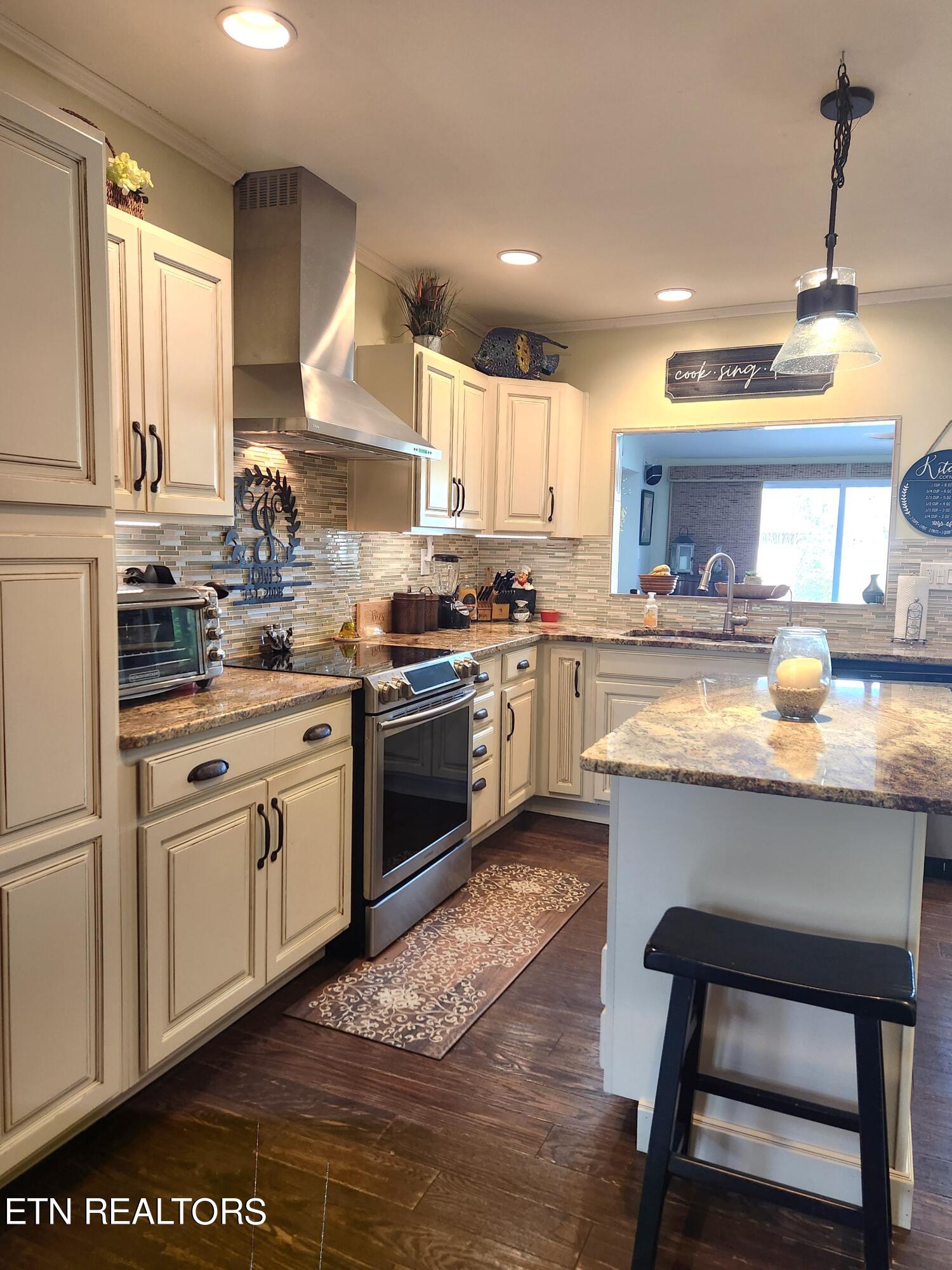 3082 Little Dug Gap Road Louisville TN 37777