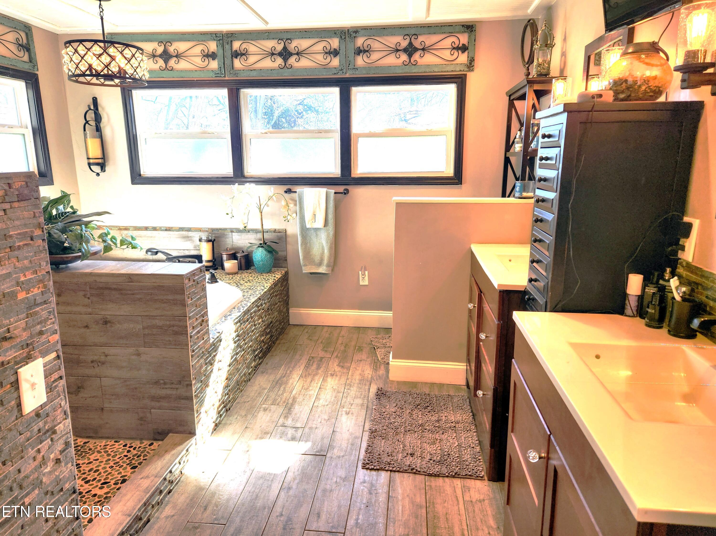 3082 Little Dug Gap Road Louisville TN 37777