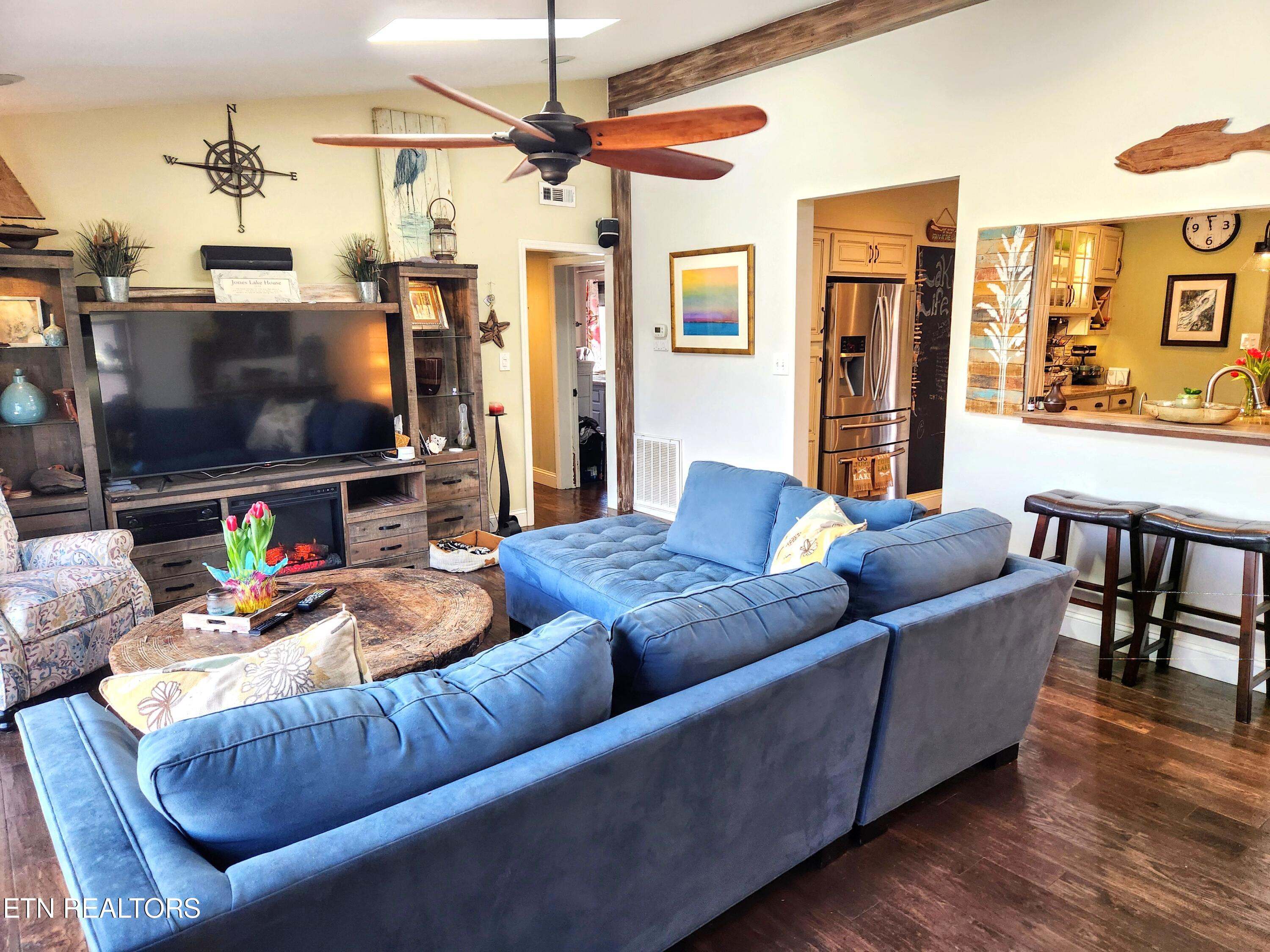 3082 Little Dug Gap Road Louisville TN 37777