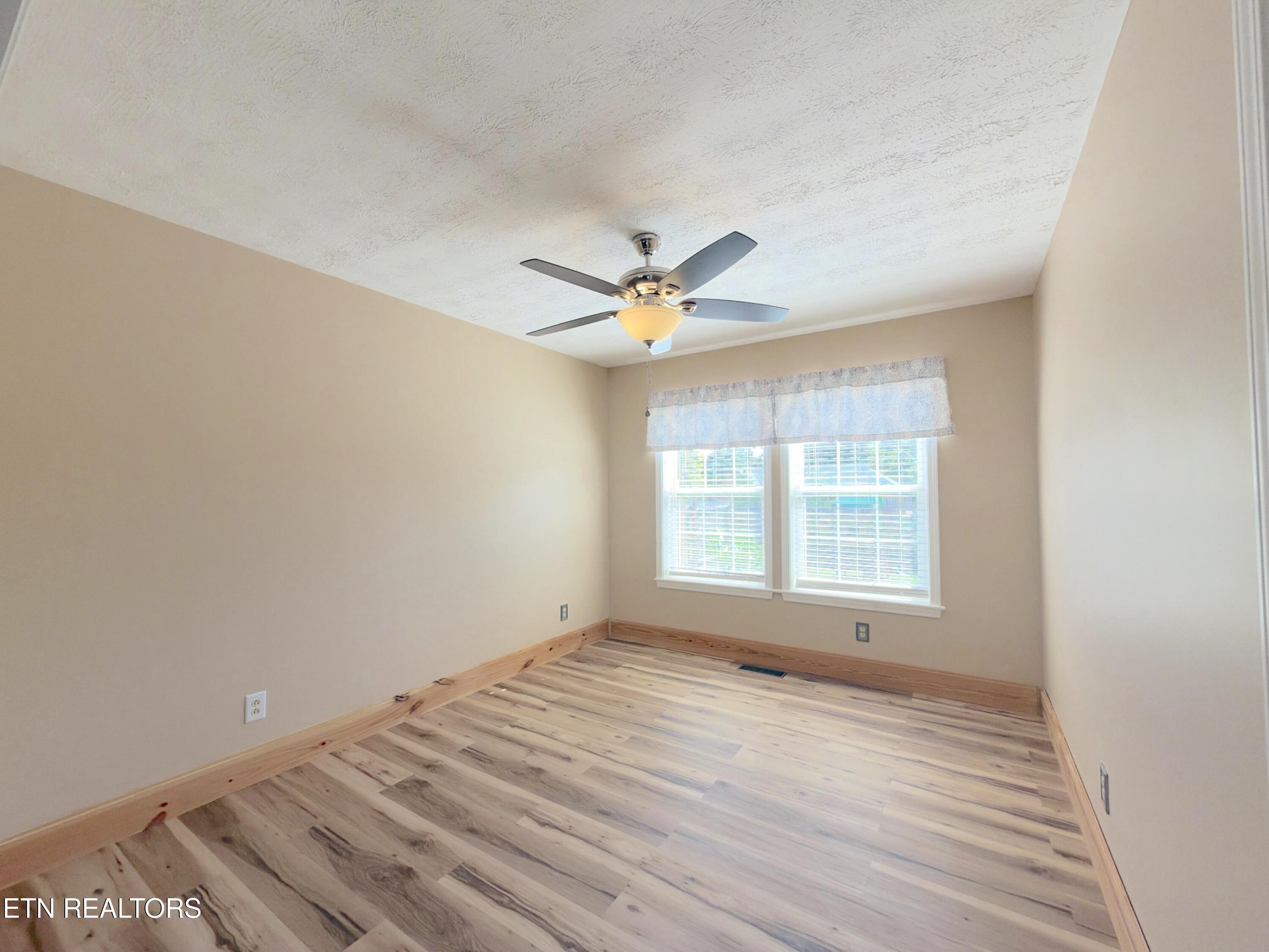2833 English Valley Lane Sevierville TN 37876