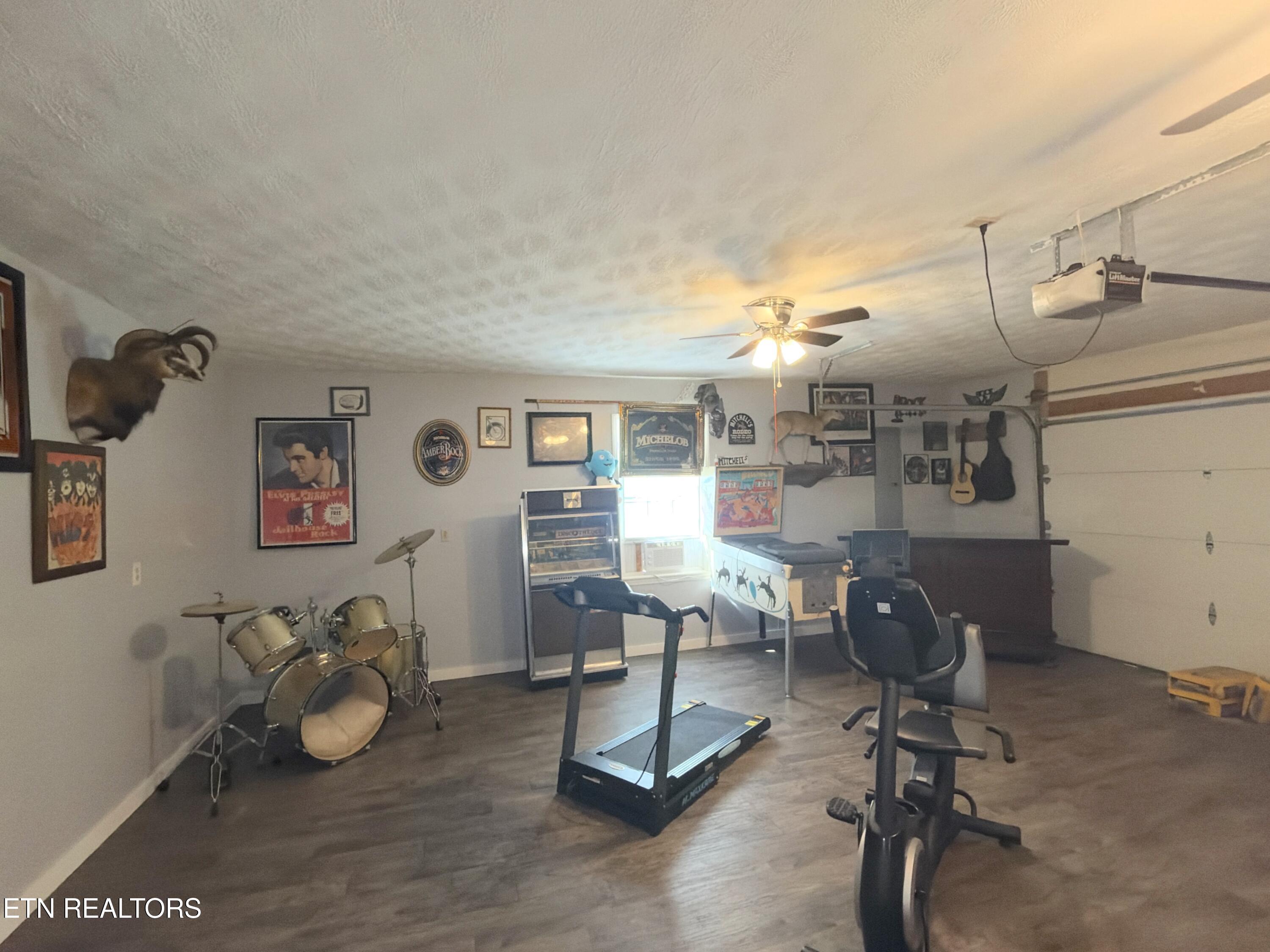 2833 English Valley Lane Sevierville TN 37876