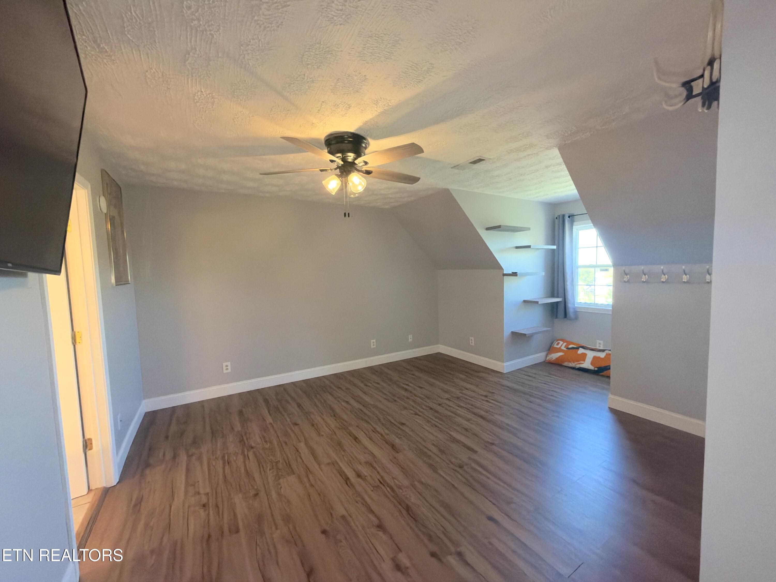 2833 English Valley Lane Sevierville TN 37876