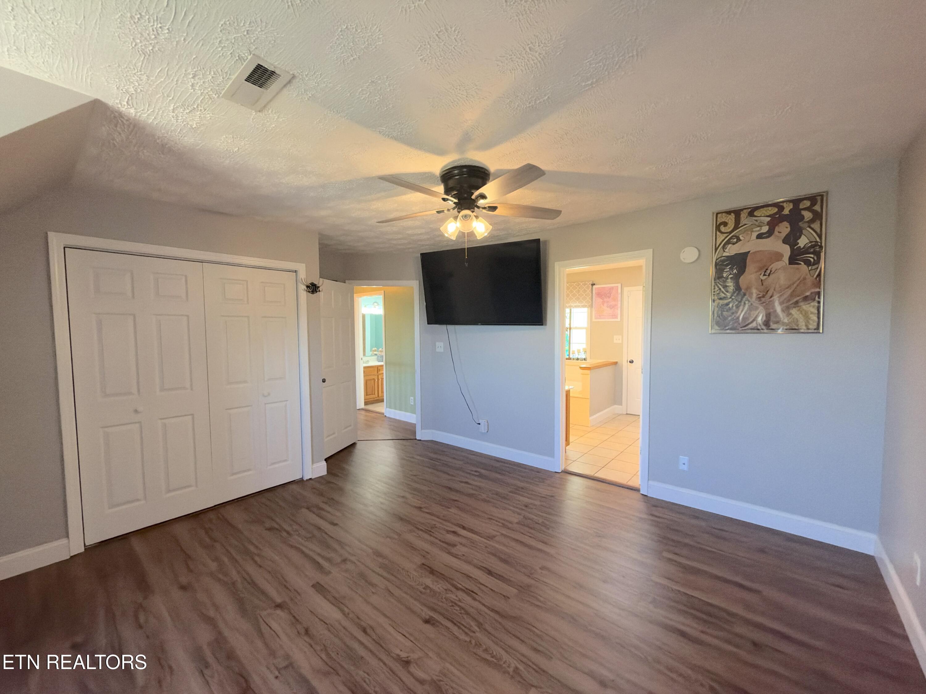2833 English Valley Lane Sevierville TN 37876