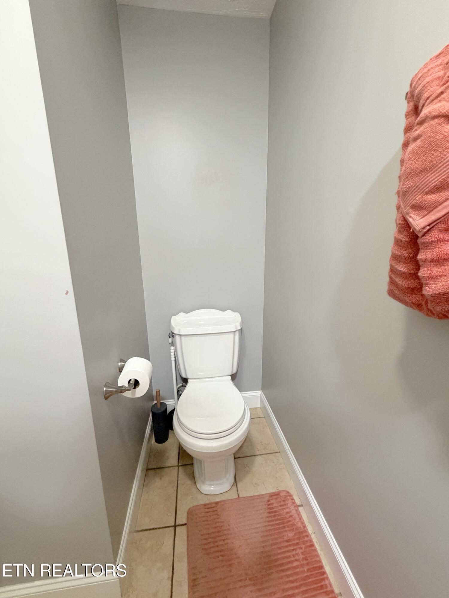 2833 English Valley Lane Sevierville TN 37876
