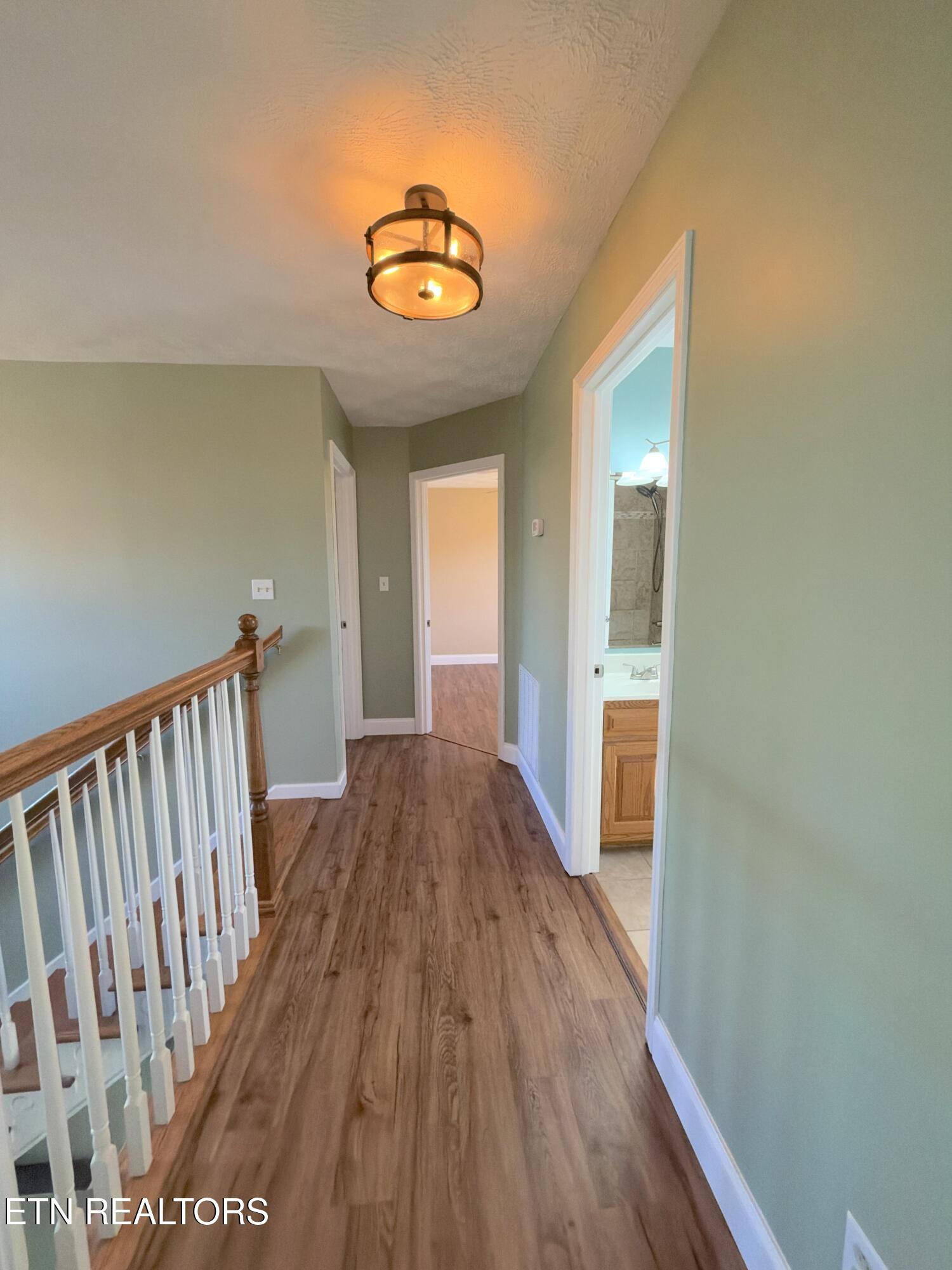 2833 English Valley Lane Sevierville TN 37876