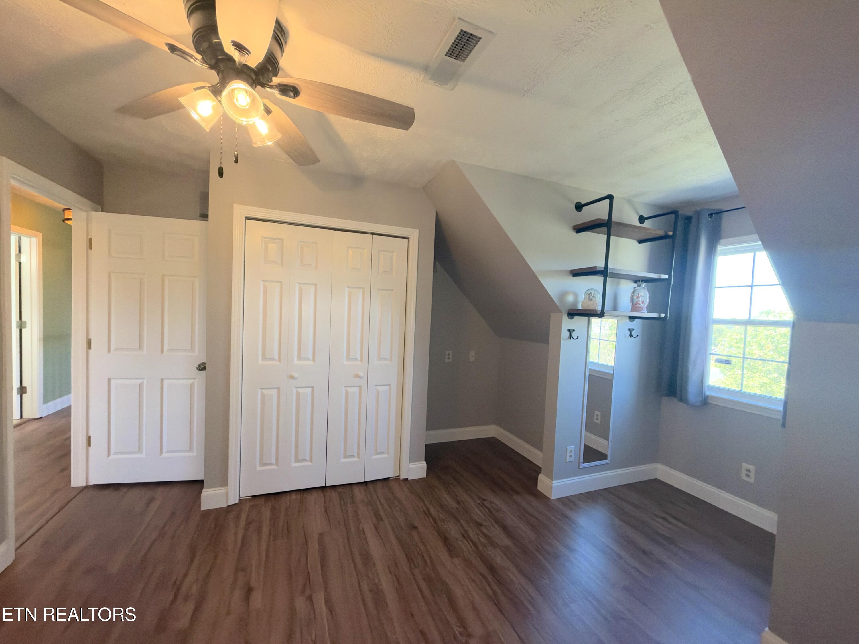 2833 English Valley Lane Sevierville TN 37876